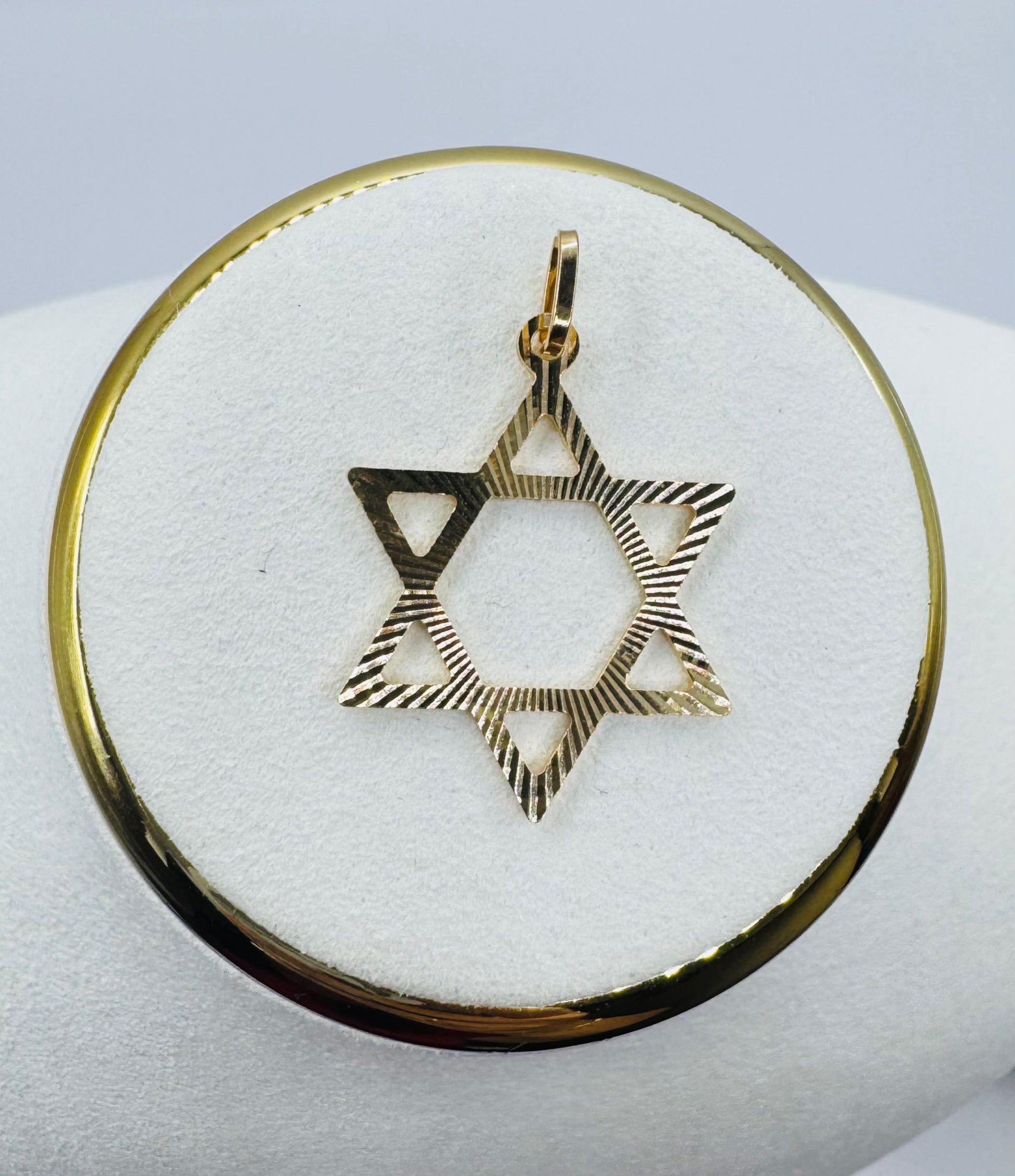 6-Pointed Golden Star Pendant 18k