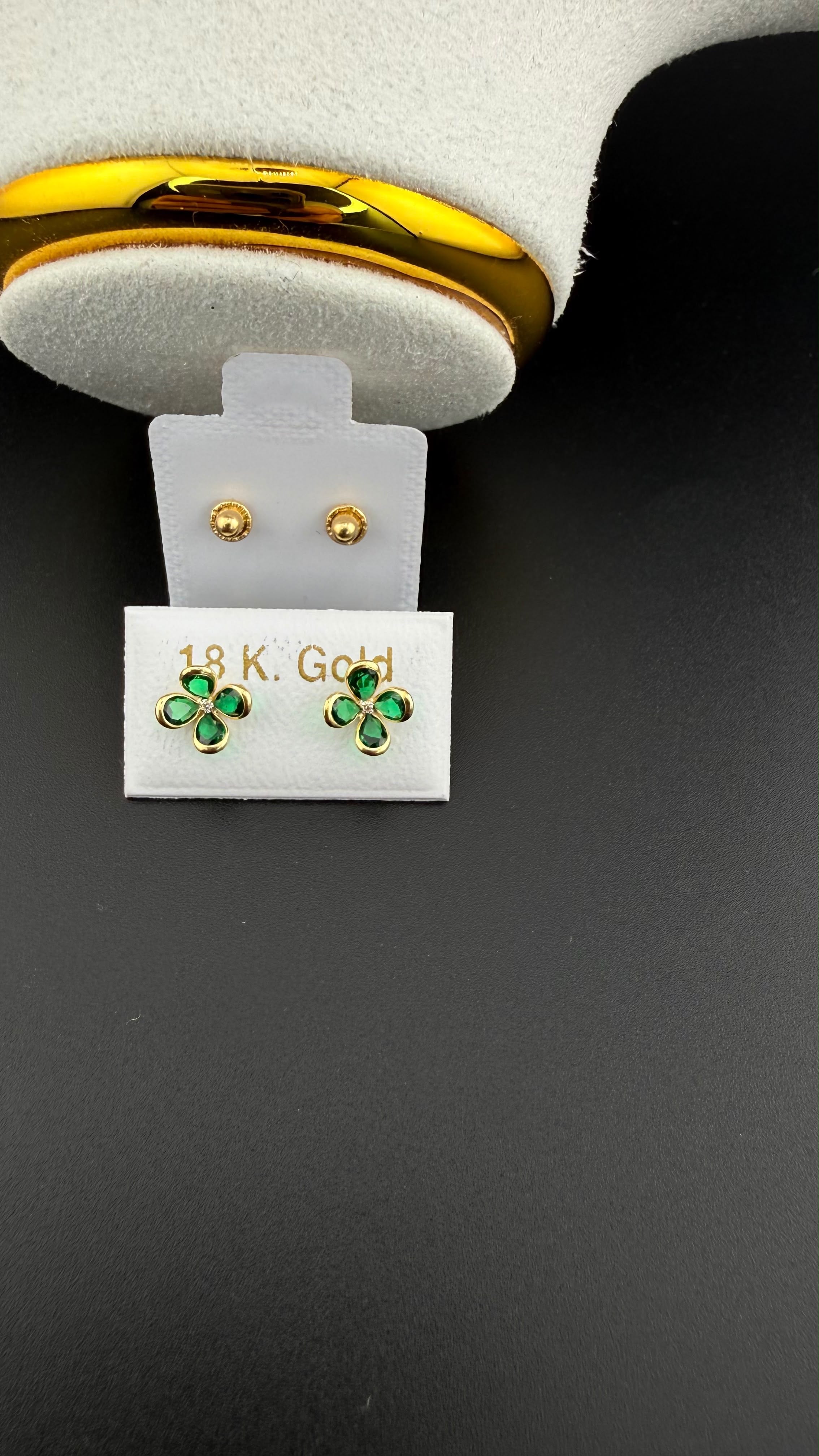 Green Clover Hoop 18k.