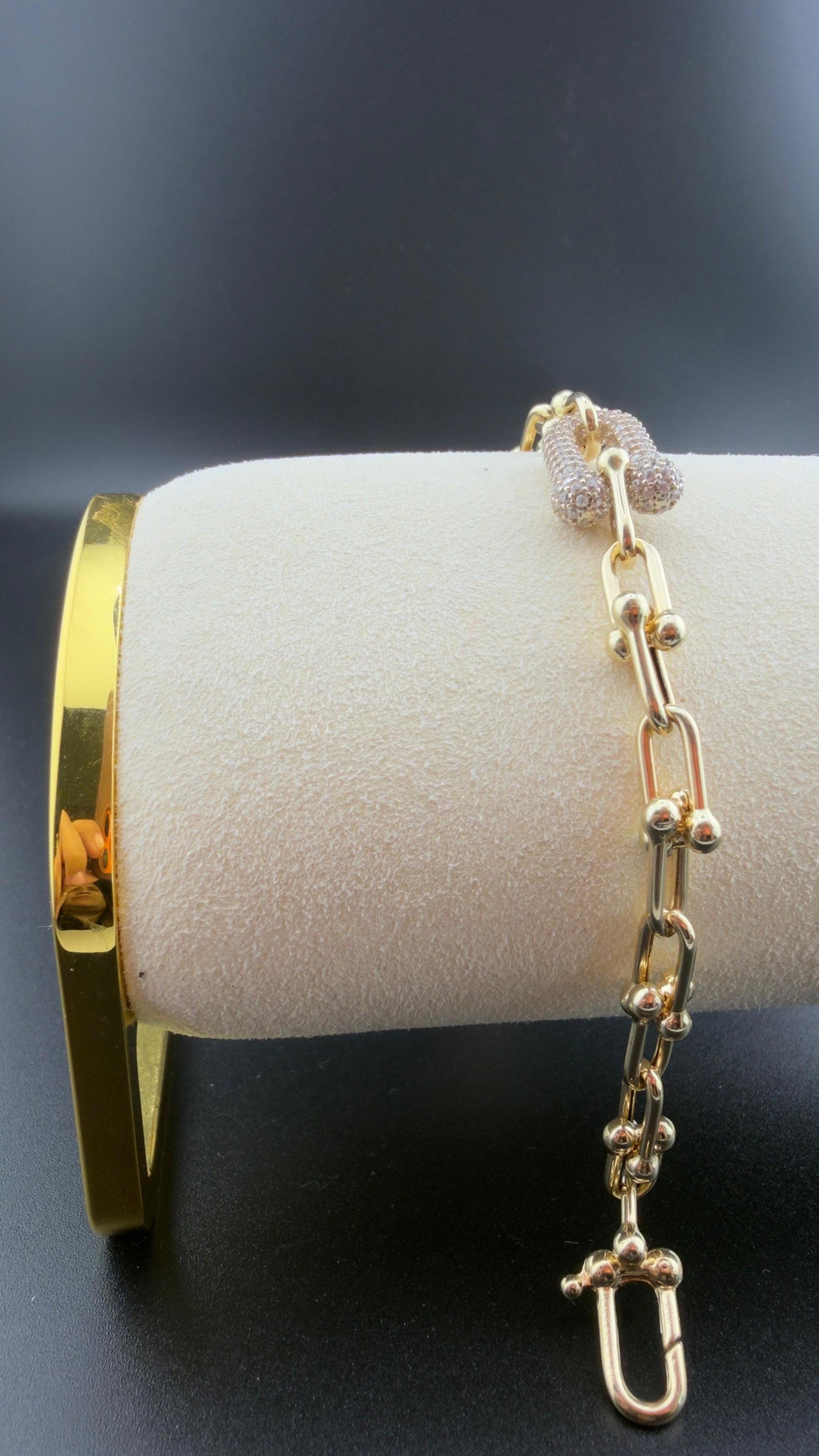 Double- T Bracelet 18k, 18cm.