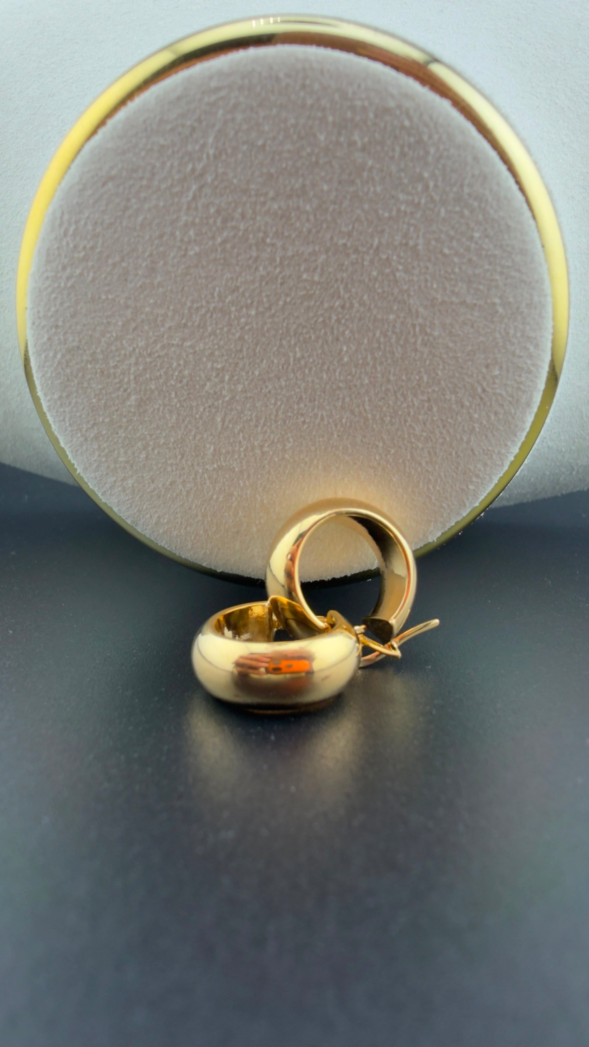 Classic Hoop 18k.