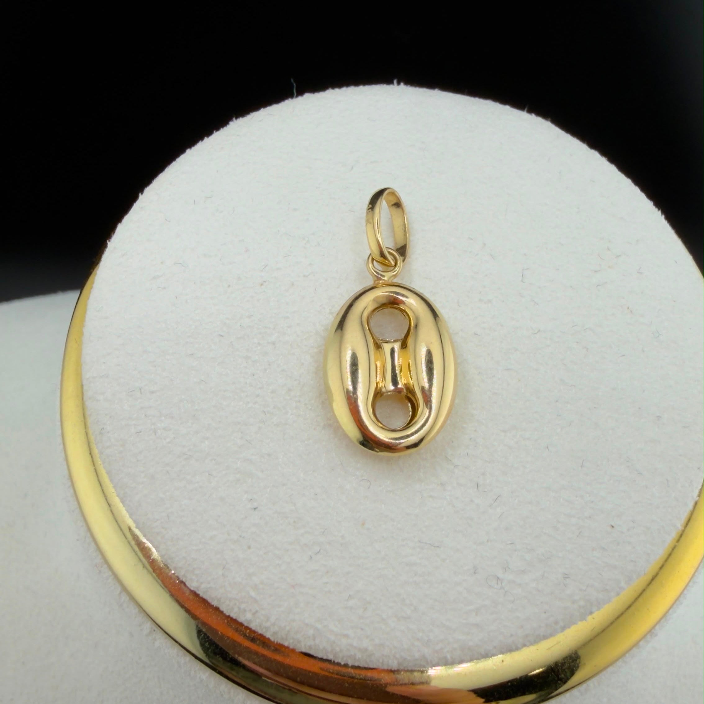 Double- G Pendant 18k.