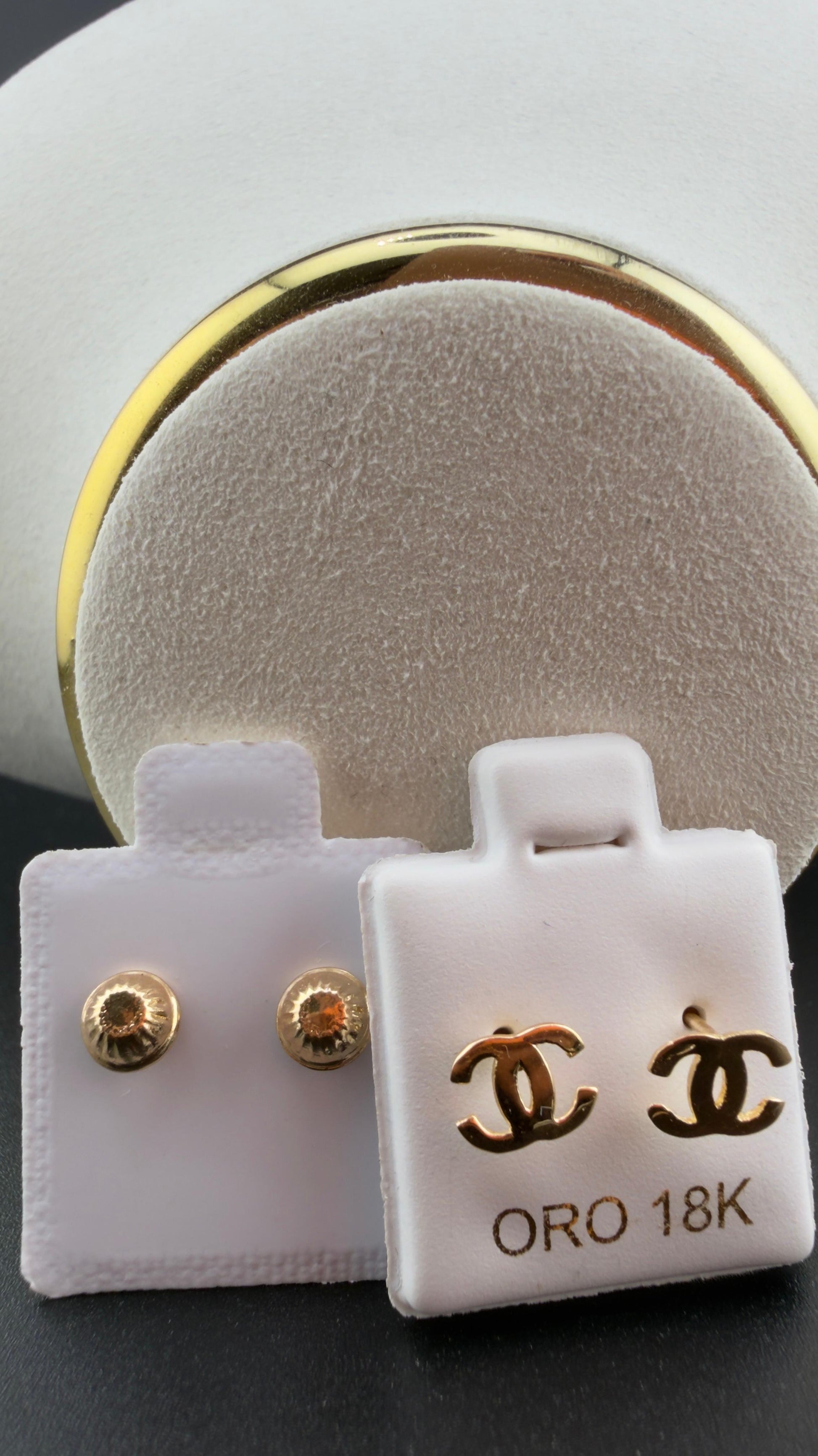 Double-C Earrings 18k.