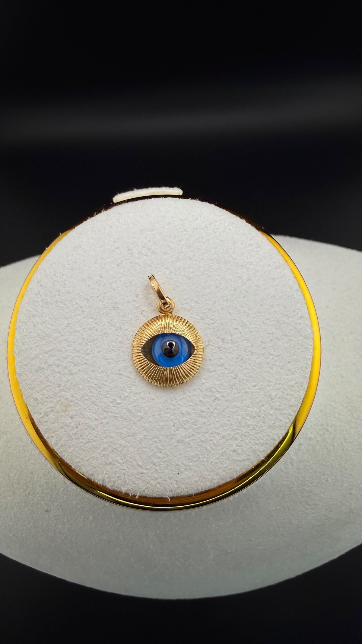 Iris's Eye Pendant 18k.