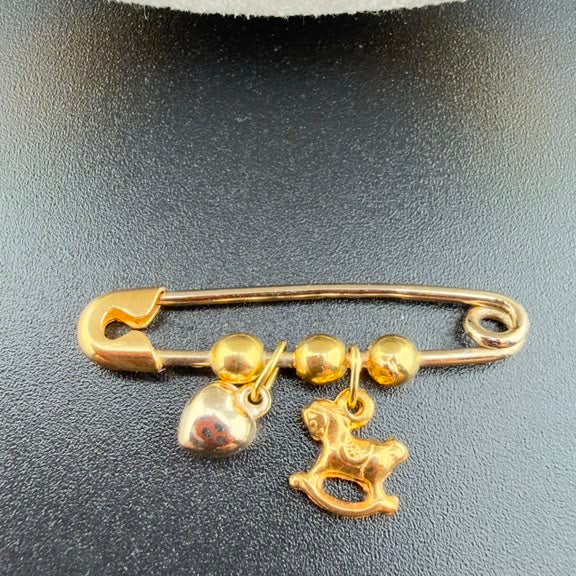 Baby Pin Pendant 18k.