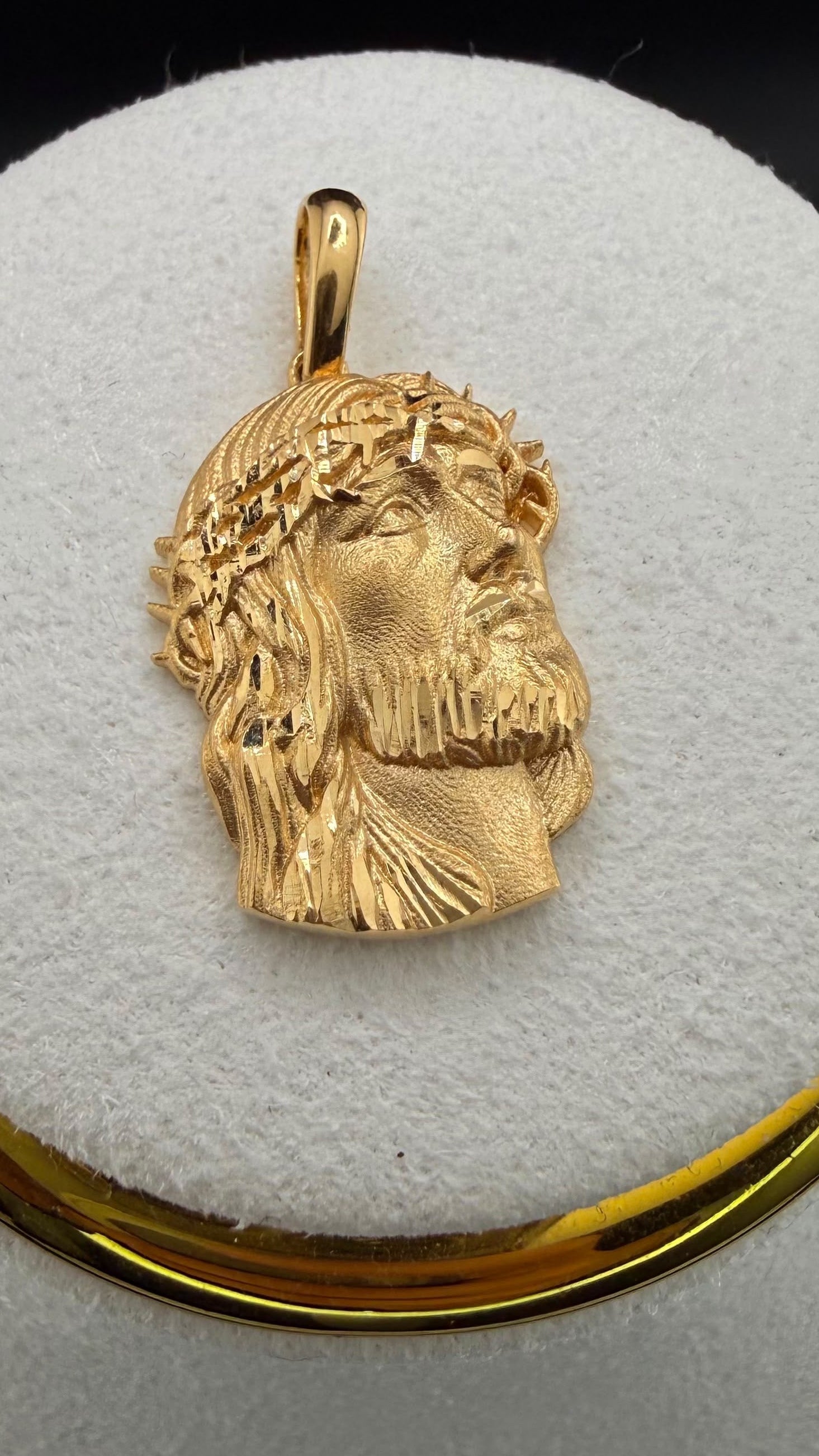 Sacred Face Pendant 18k.