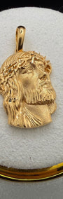 Sacred Face Pendant 18k.