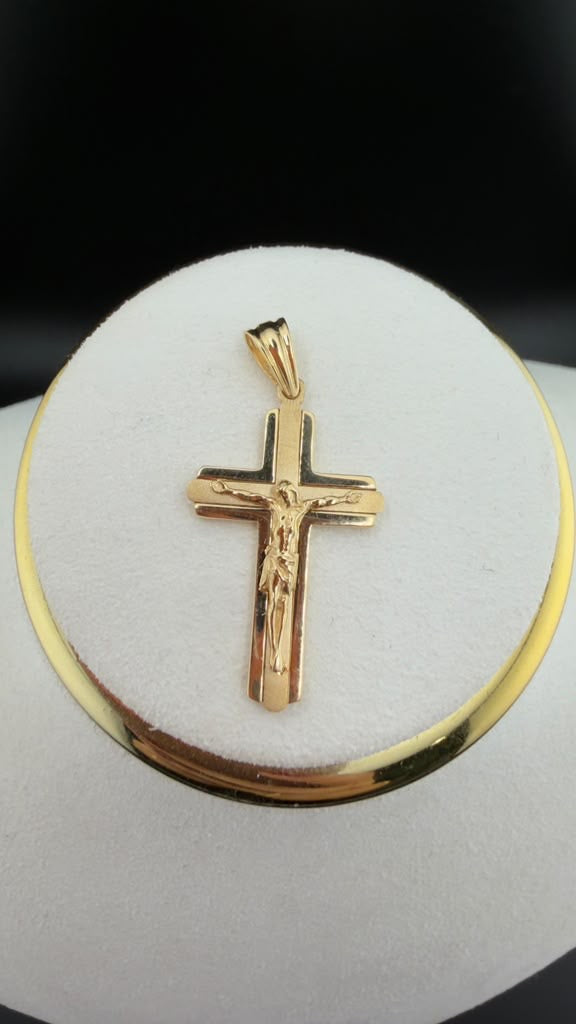 Luxury Crucifix Pendant 18k.