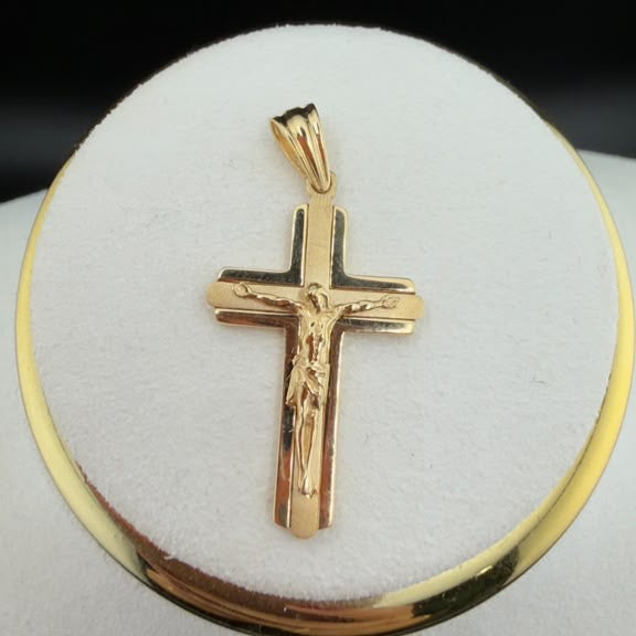 Luxury Crucifix Pendant 18k.