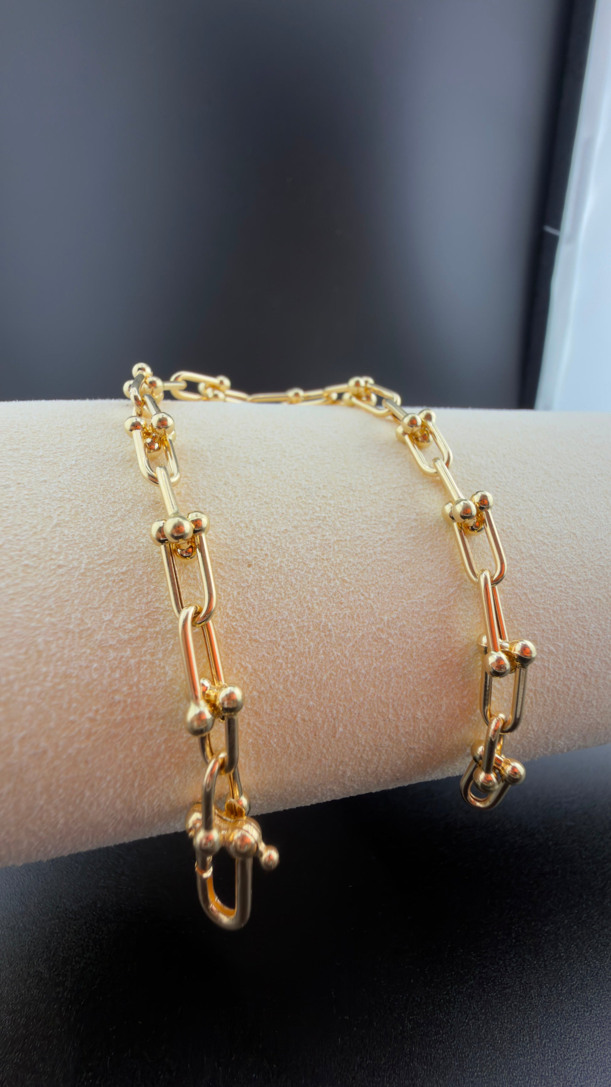 Double- T Bracelet 18k, 18cm.