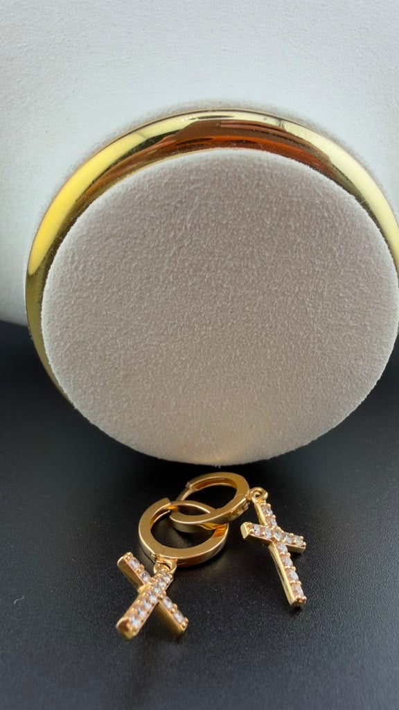 Cross-Shaped Hoop 18k.