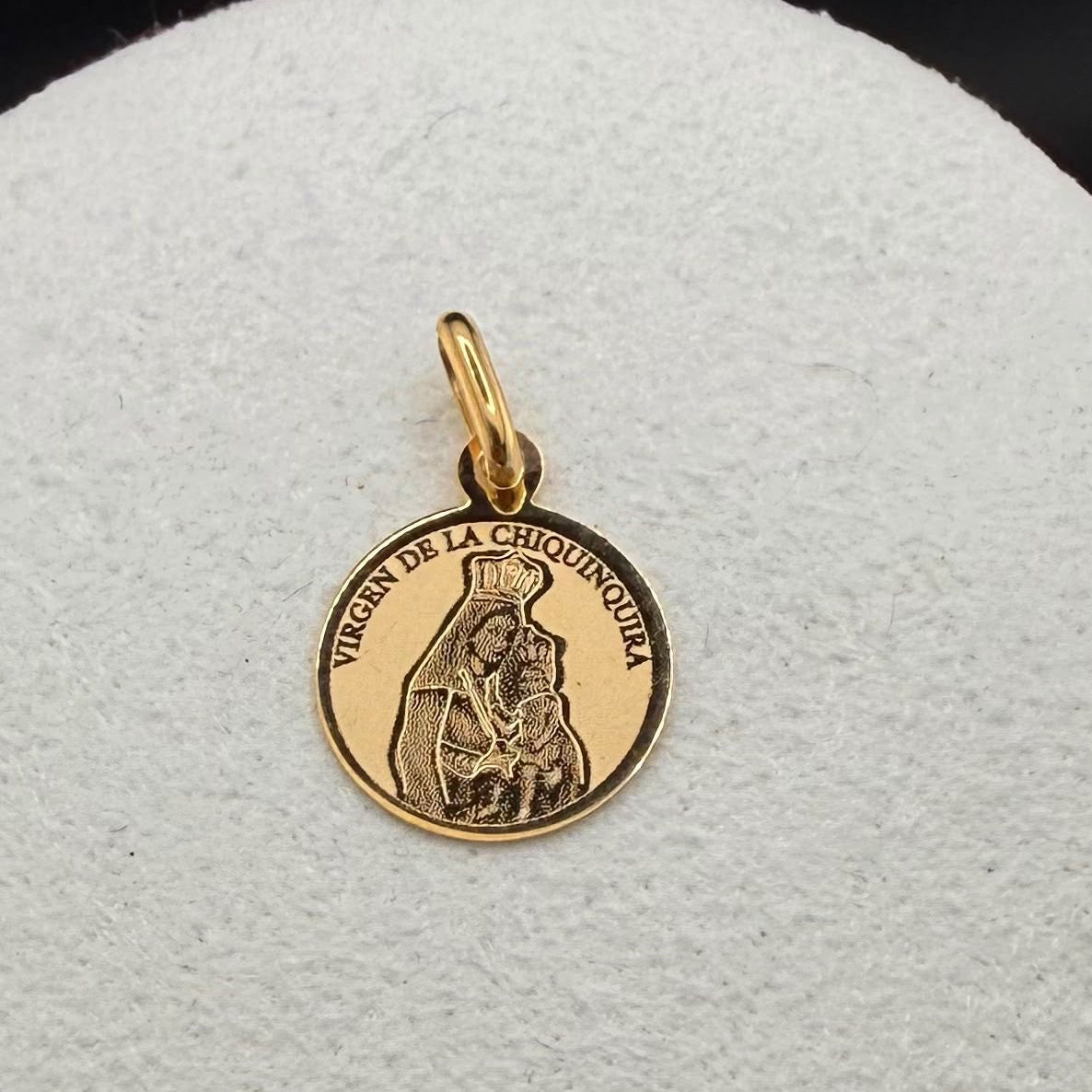 Virgin Chiquinquira Pendant 18k.