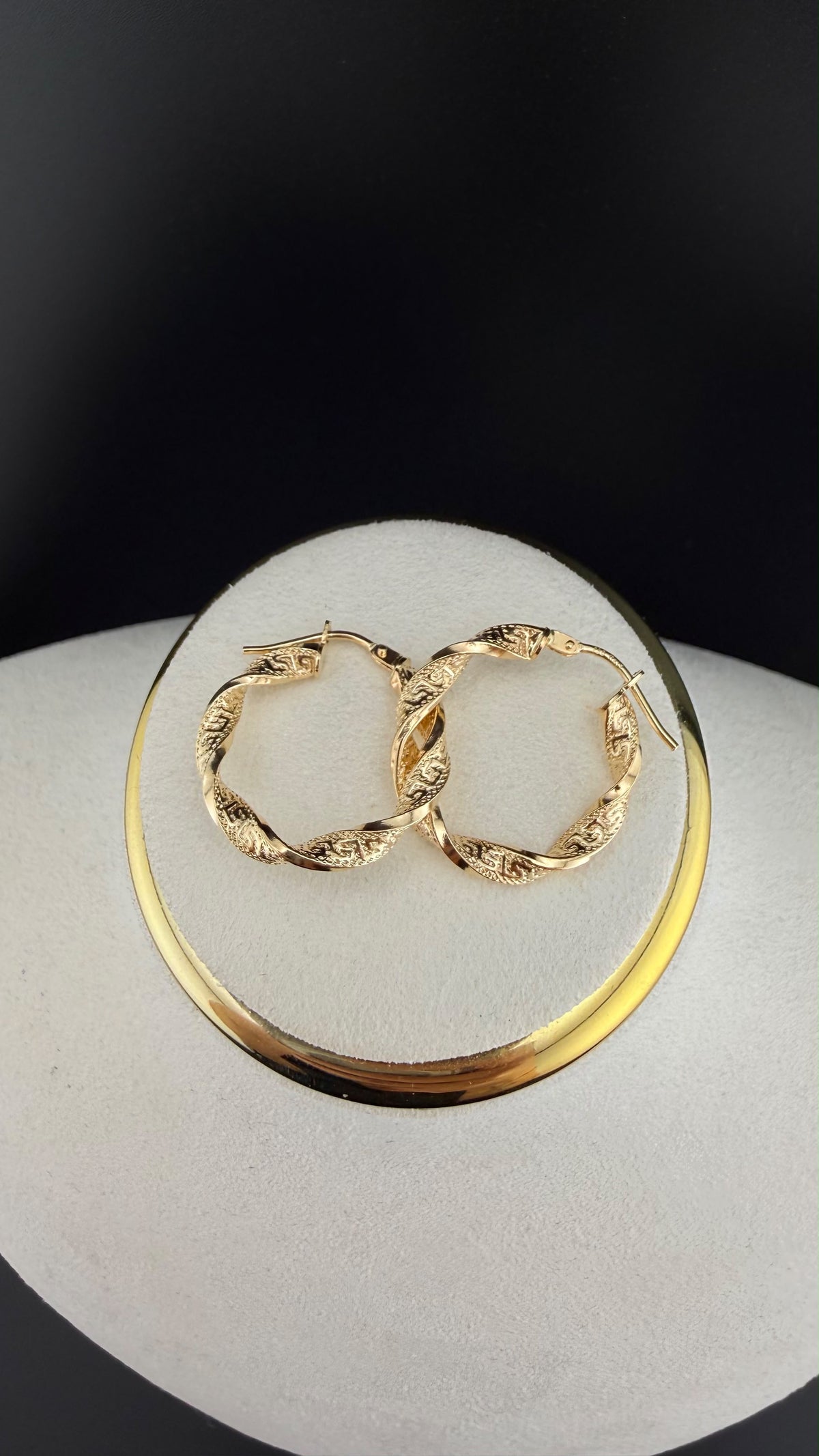 Spiral V Hoop 18k.