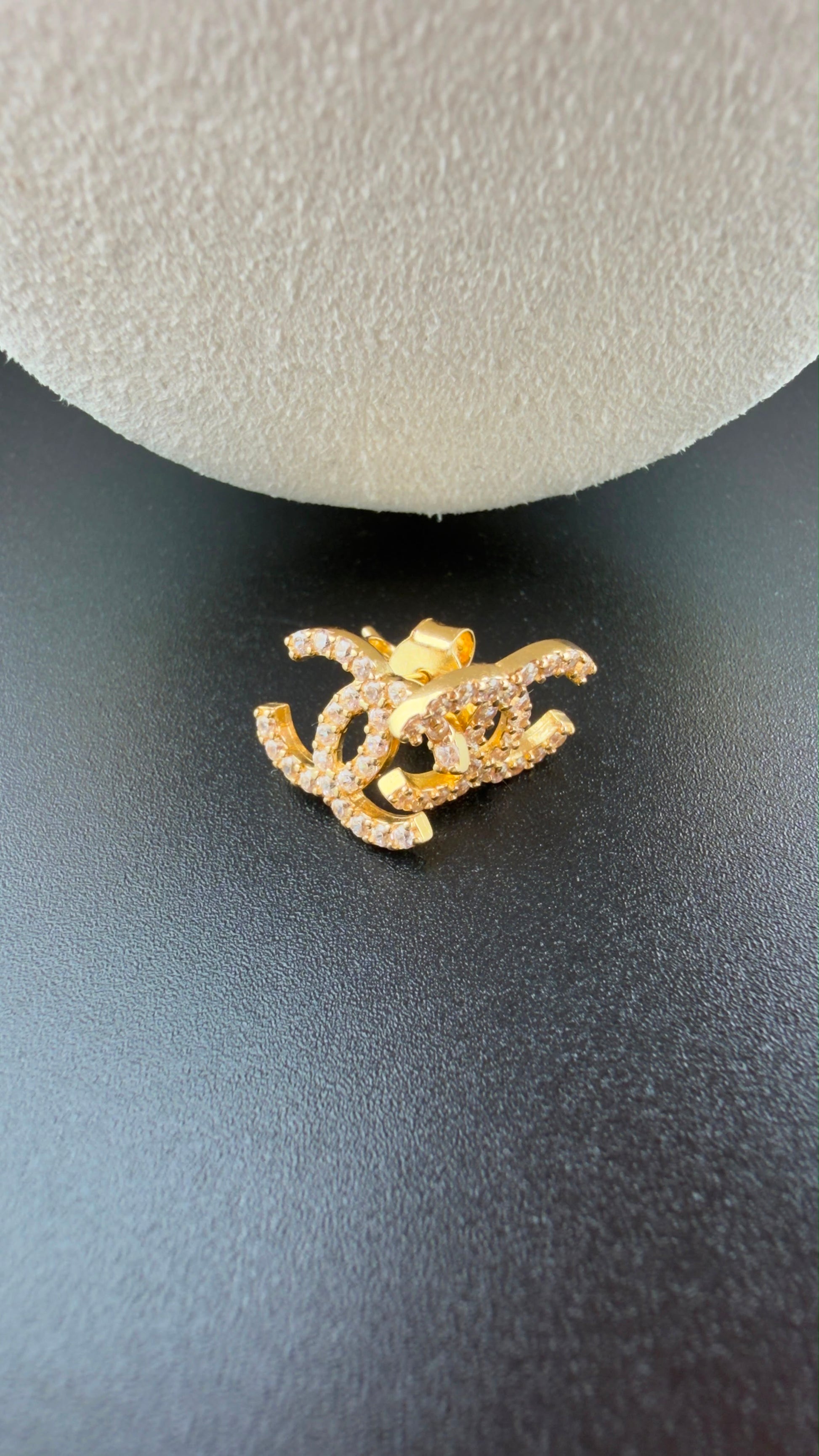 Double-C Earring 18k.