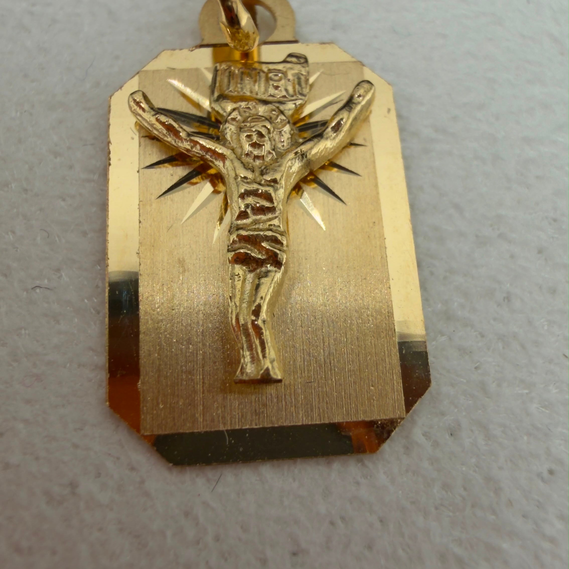 Plaque of Christ Pendant 18k.