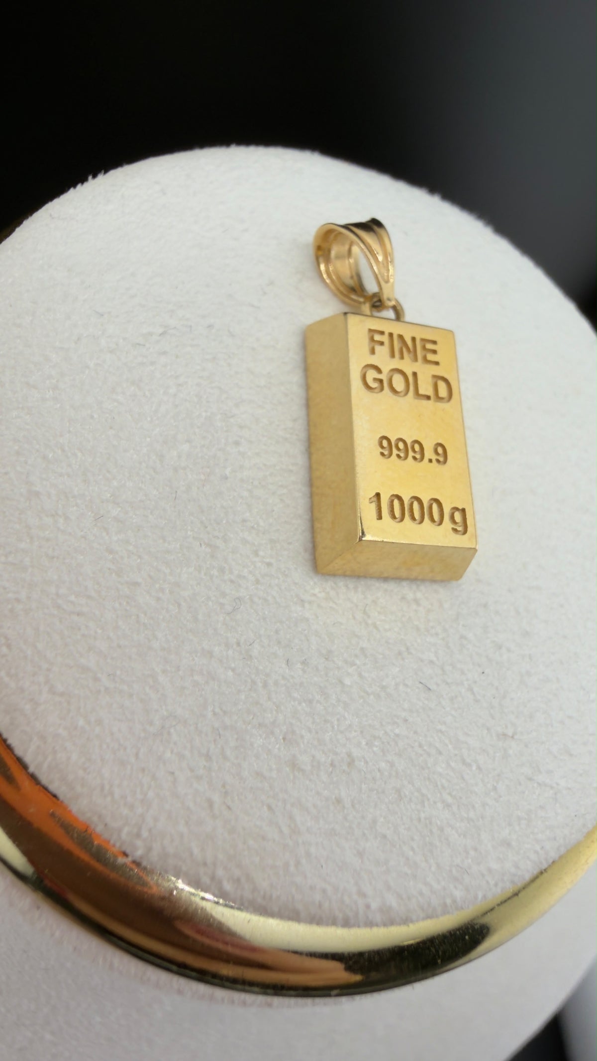 Gold Bar Pendant 18k.