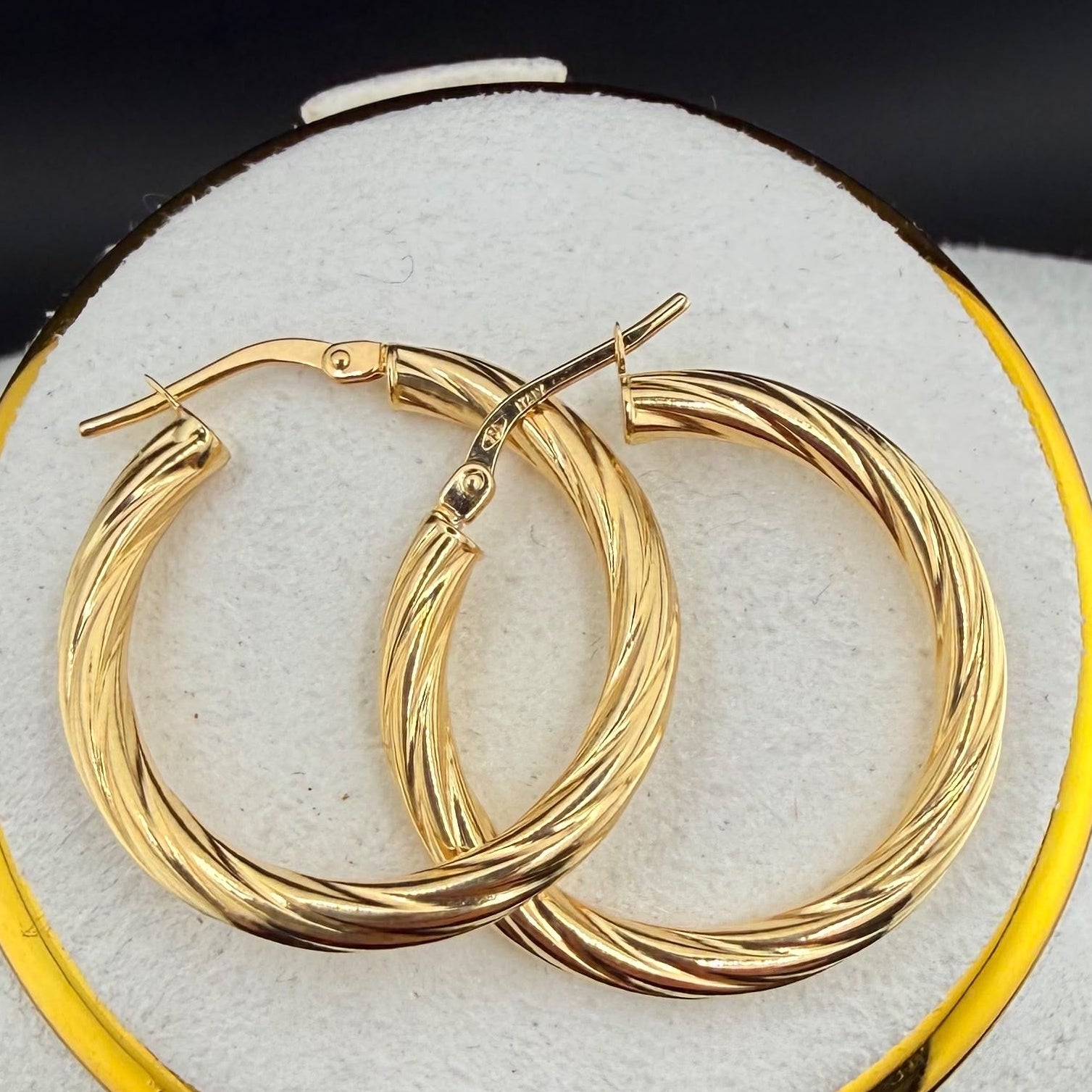 Rope Twist Hoop 18k.