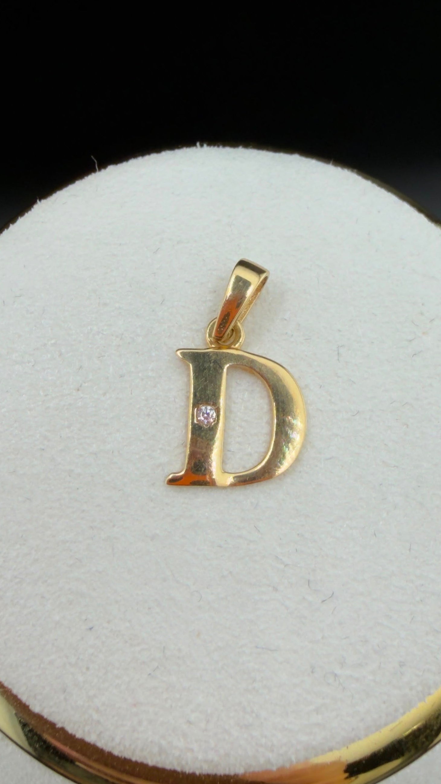 Gold D Initial Pendant 18k.