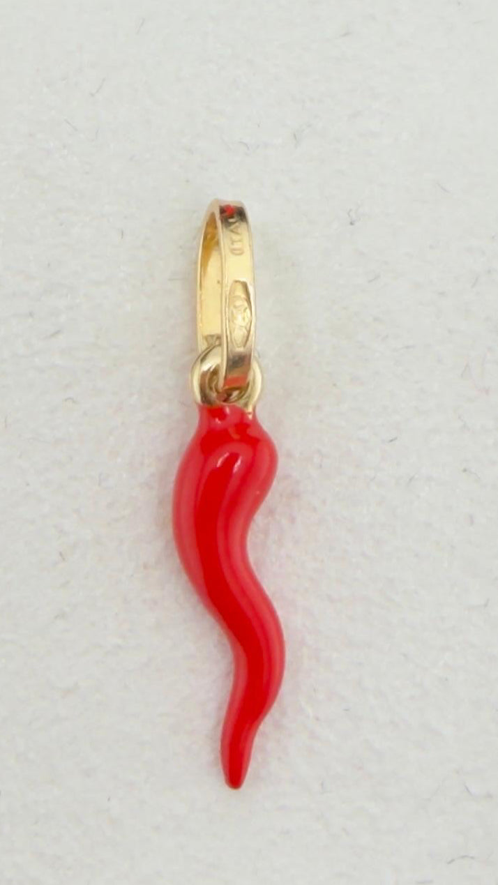 Cornicello red Pendant 18k.