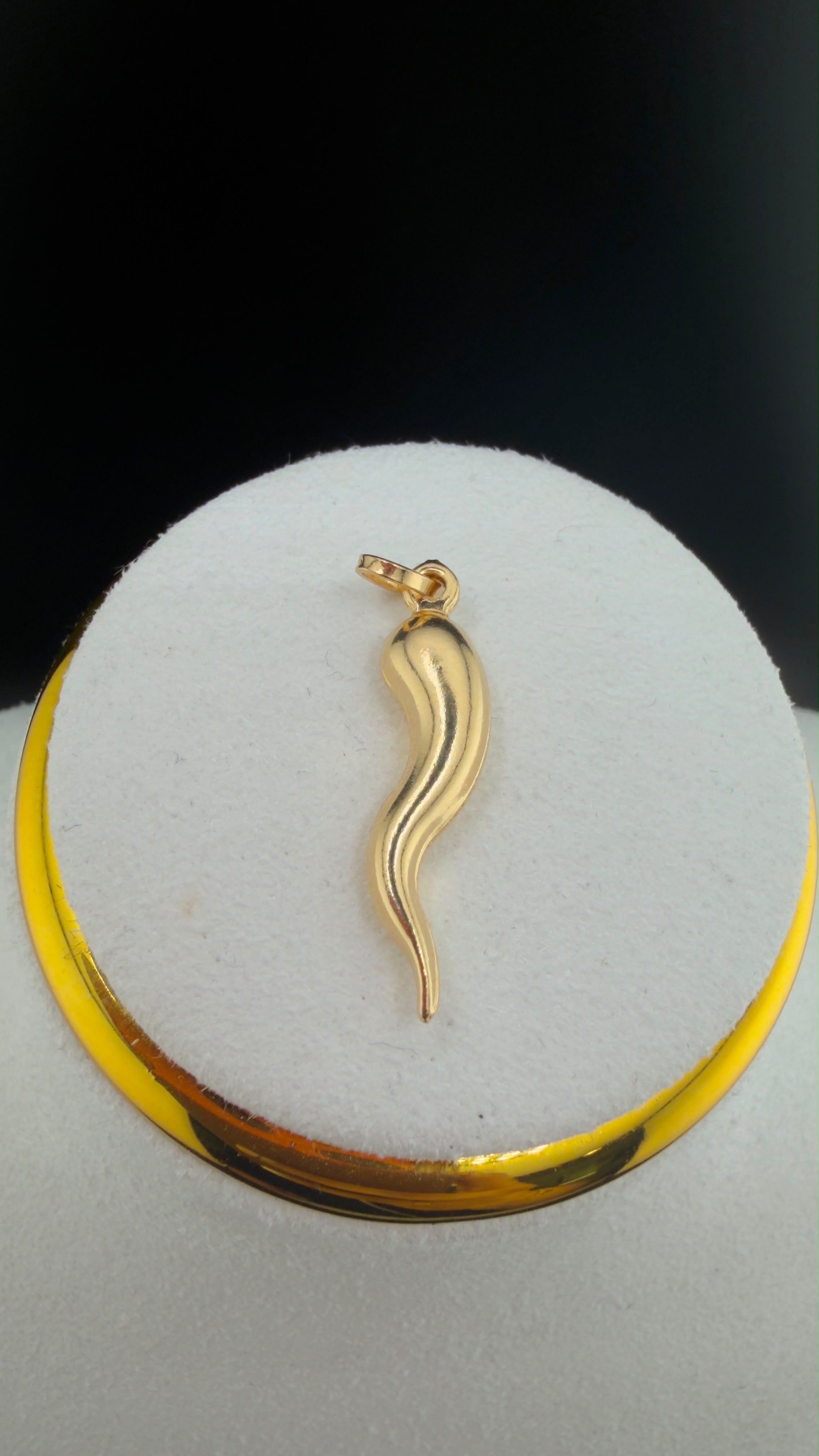 Cornicello Gold Pendant 18k.
