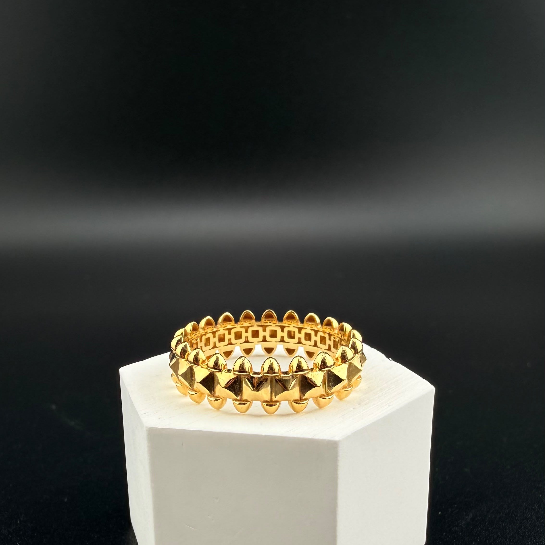 Double-C Ring 18k, 8/5.