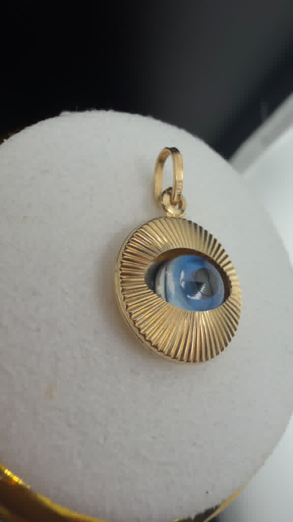 Iris Eye Pendant 18k.