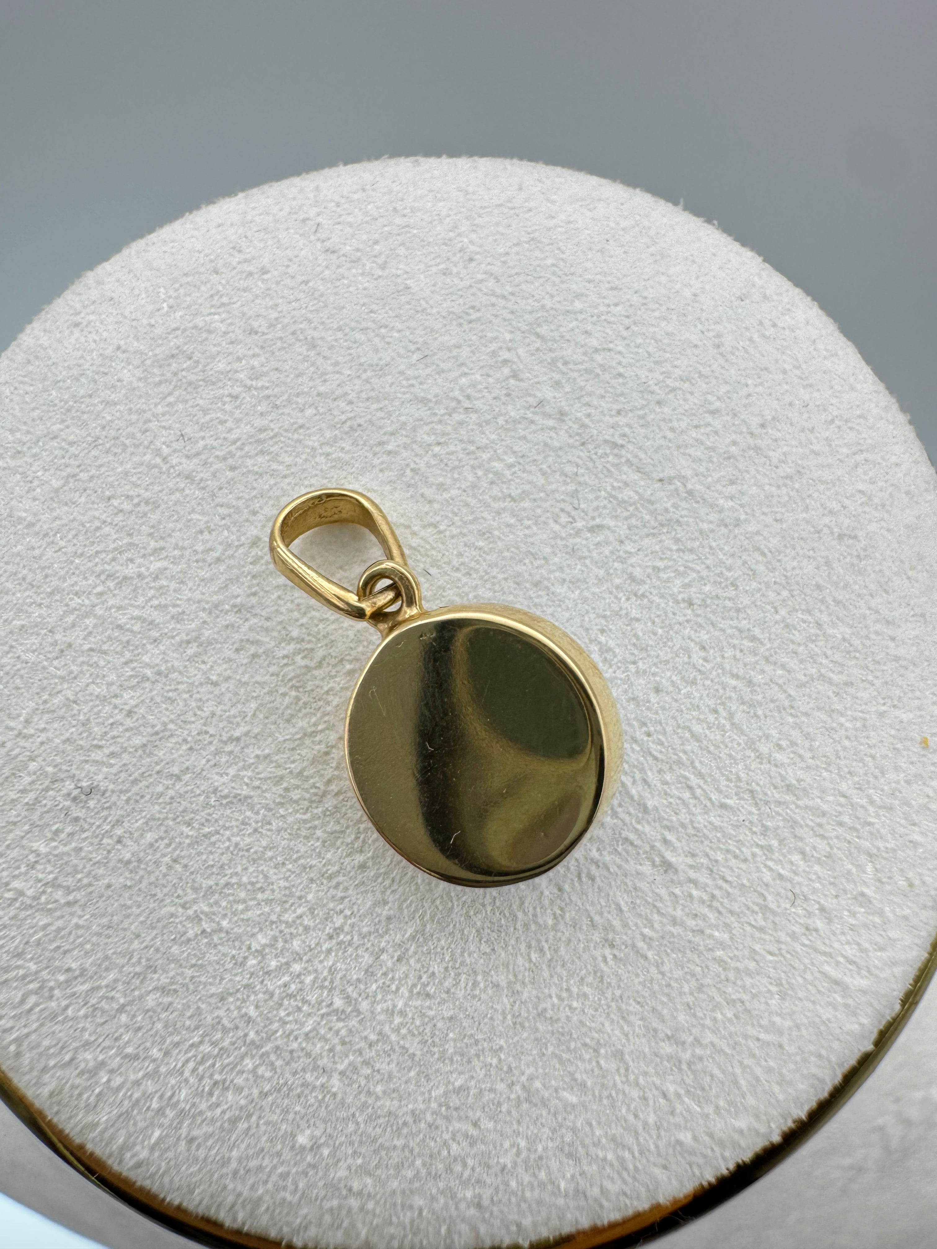 Golden Iris Eye Pendant 18k