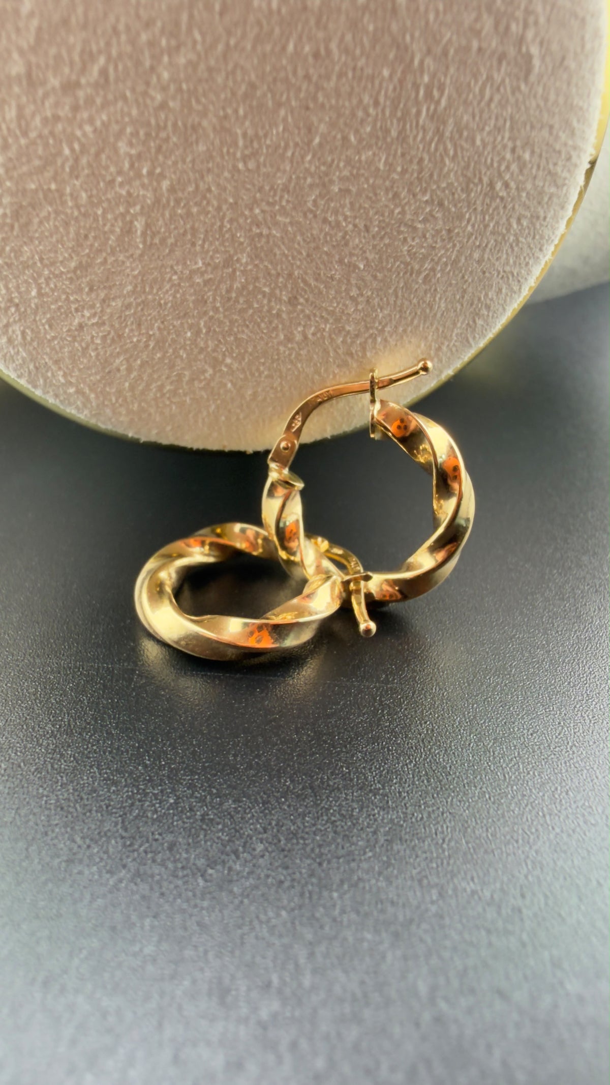 Twisted Gold Hoop 18k.