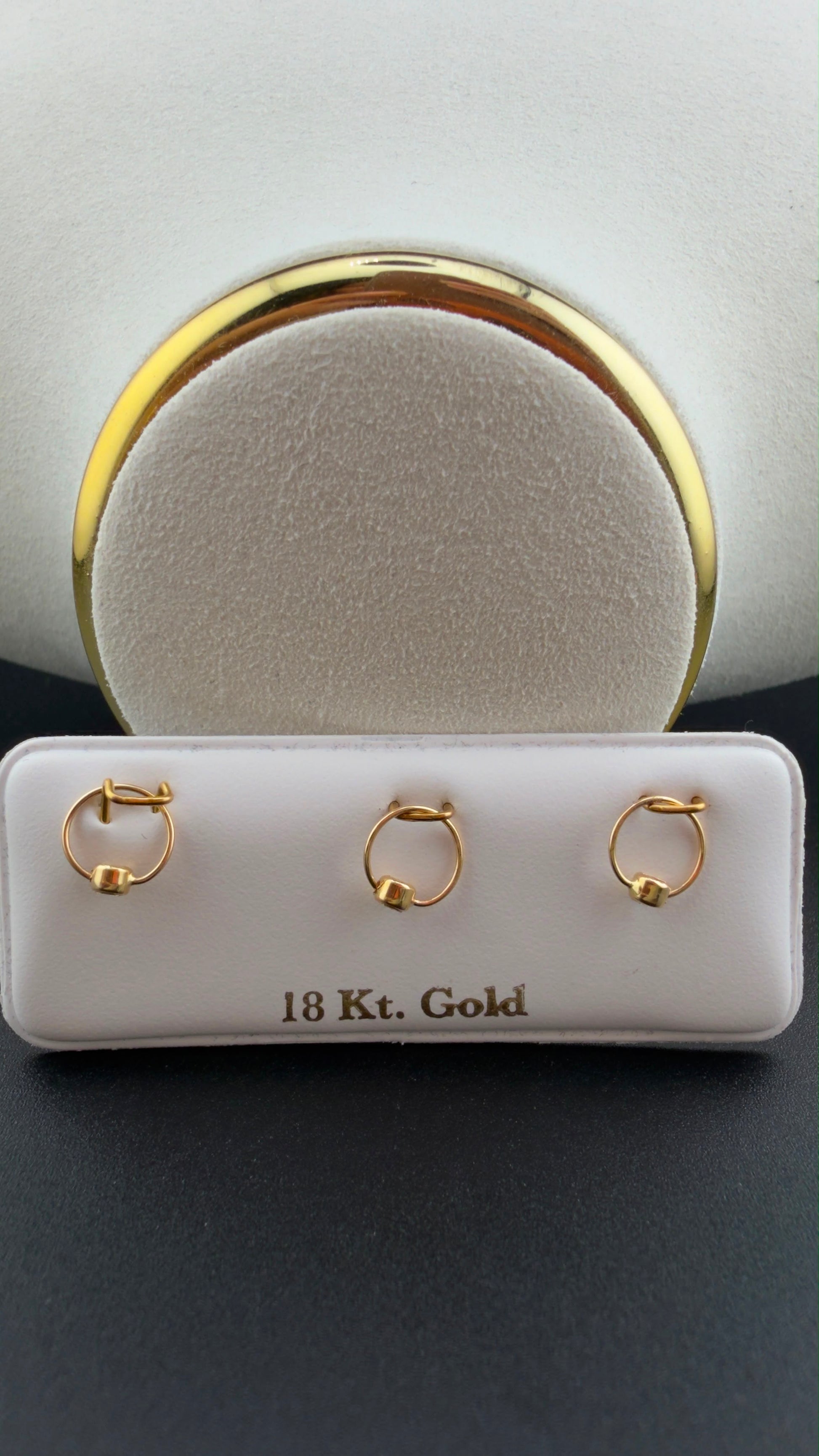 Gold Nose Piercing 18k.
