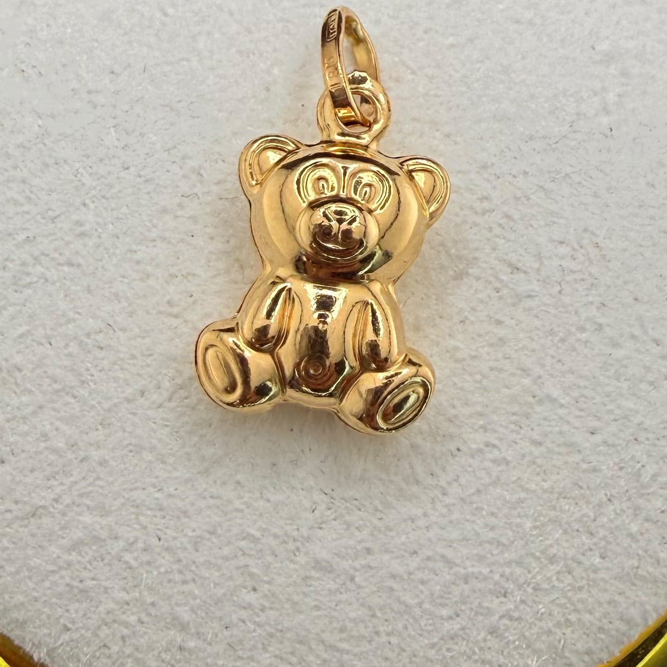 Golden Little Bear 18k.