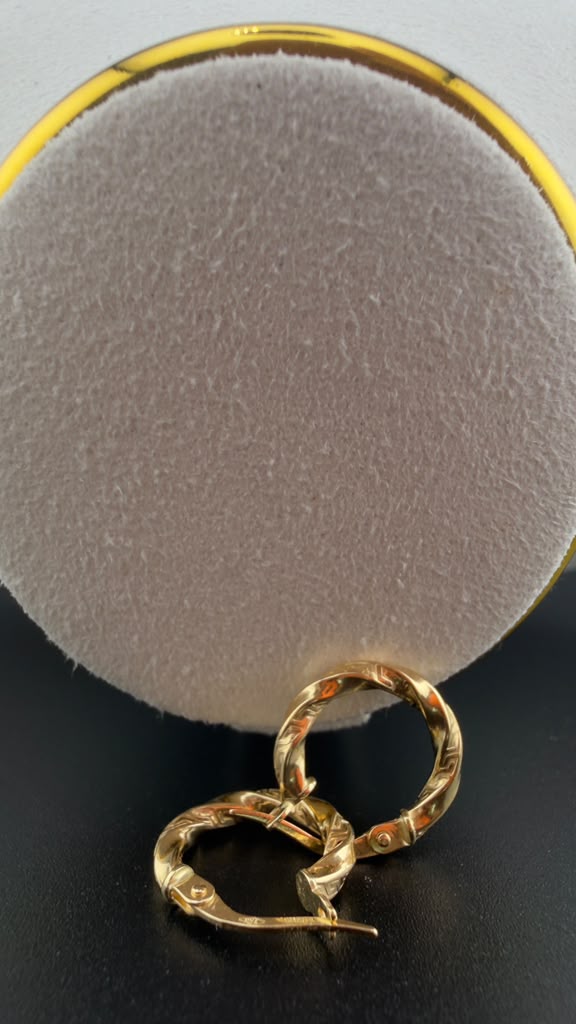 Twisted Hoop Earrings 18k.