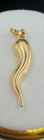 Cornicello Gold Pendant 18k.