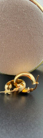 Chunky Gold Huggies Hoop 18k.