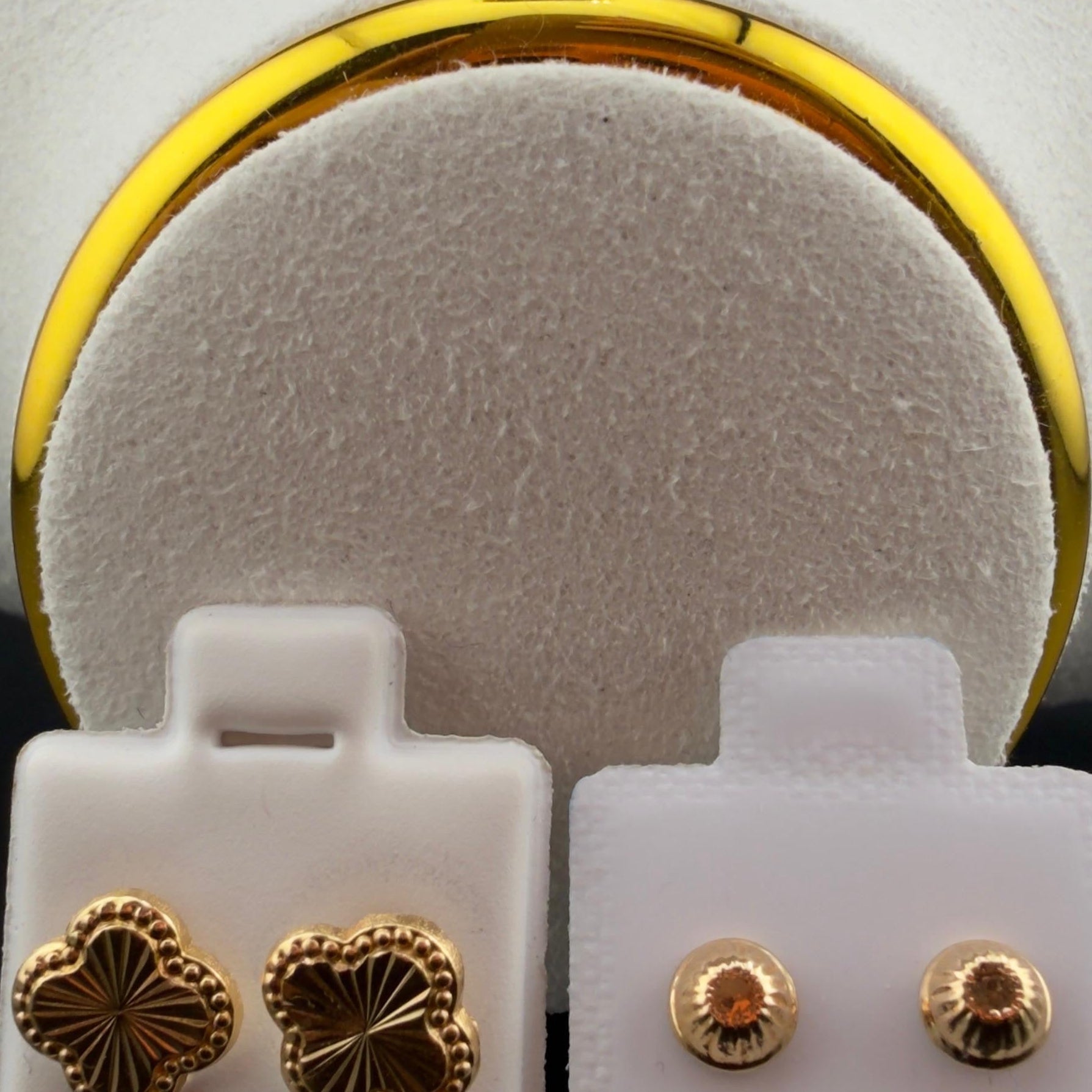 Double- V Earring 18k.