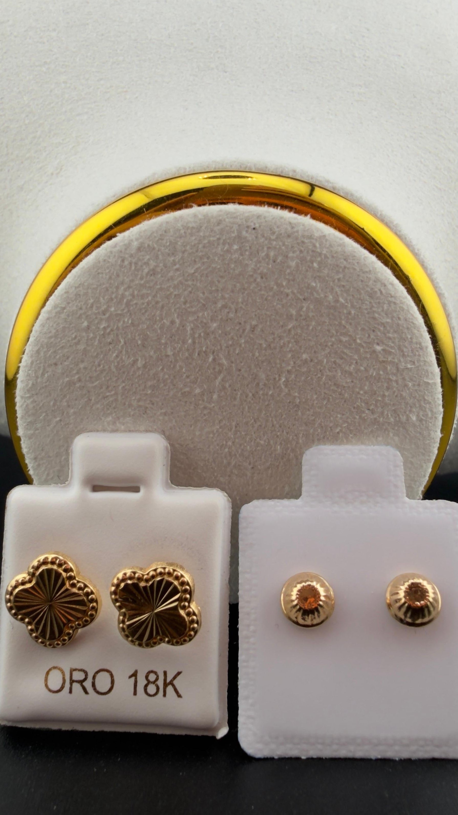 Double- V Earring 18k.