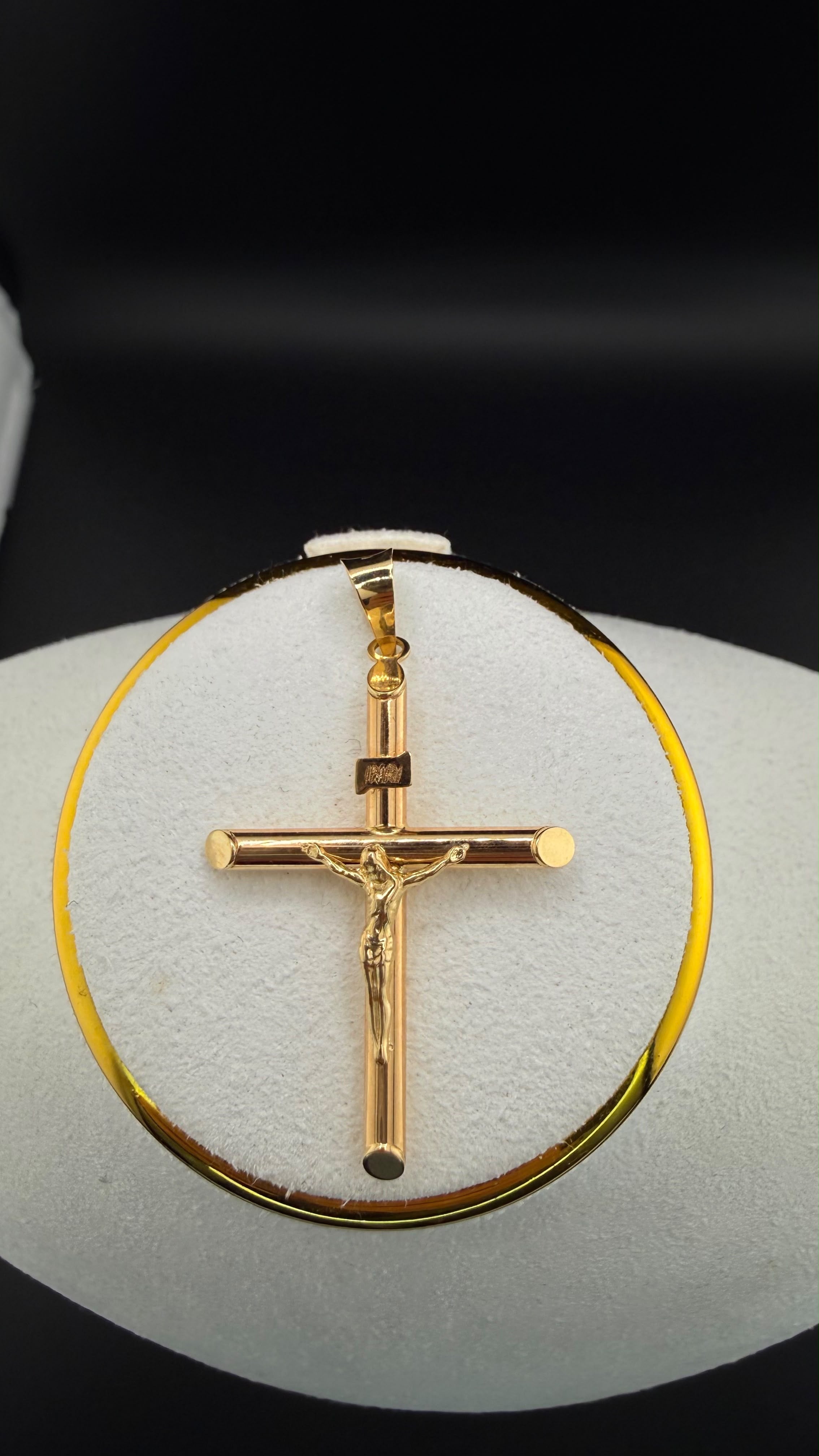 Jesus Crucifix Pendant 18k.