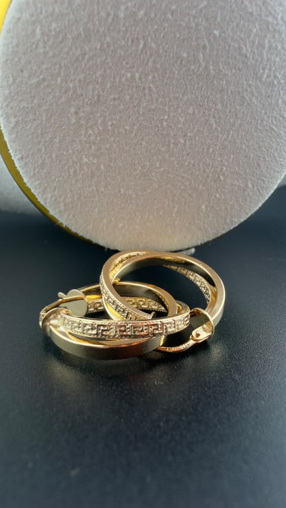 Greek Key Hoop 18k.