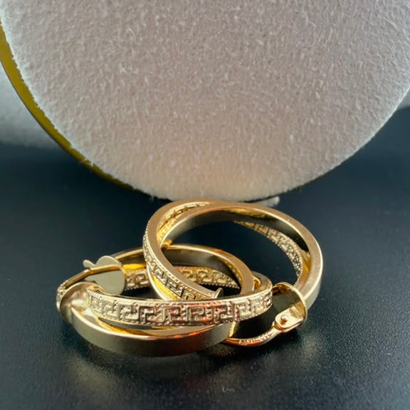 Greek Key Hoop 18k.