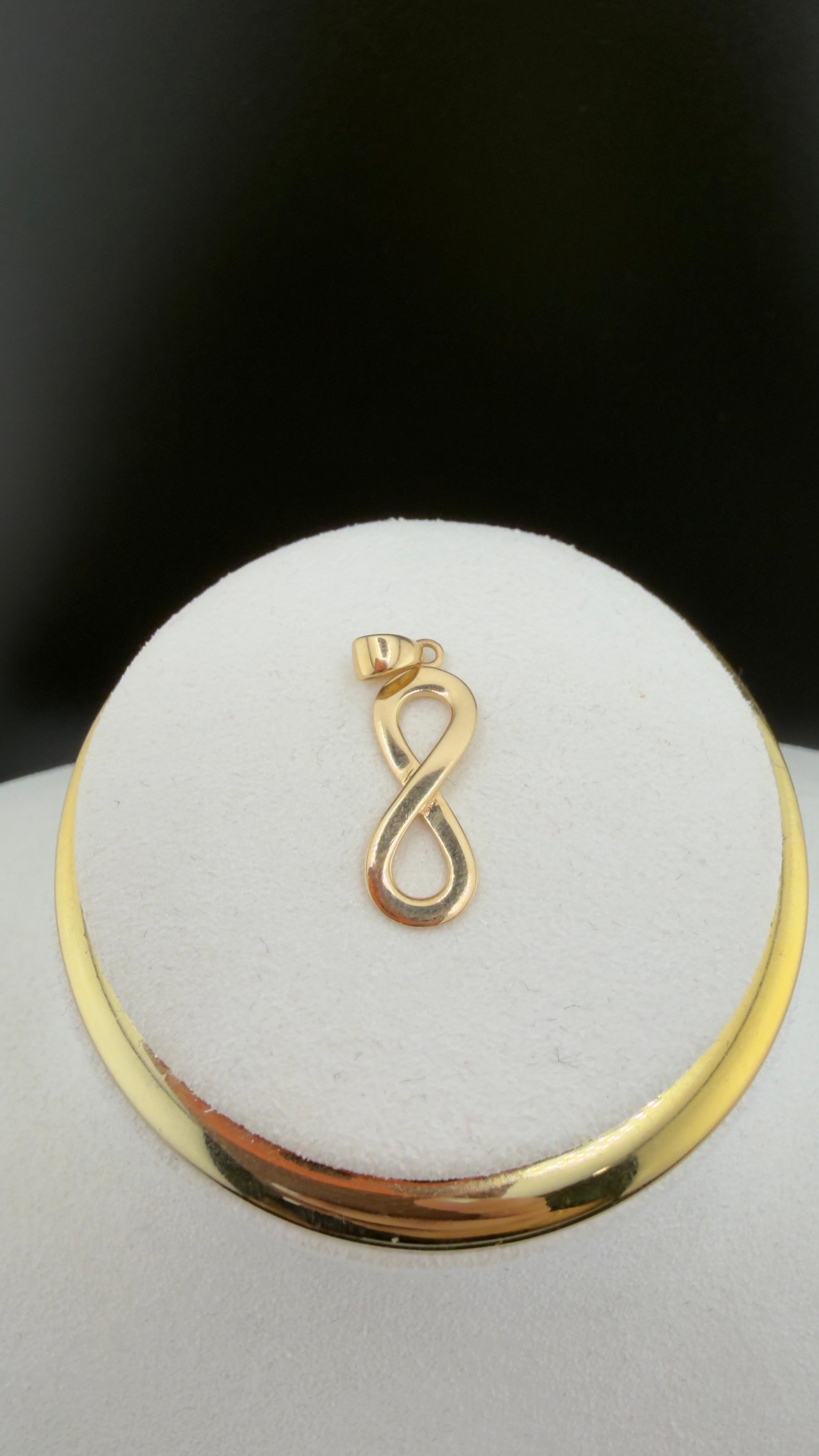 Infinite Pendant 18k.