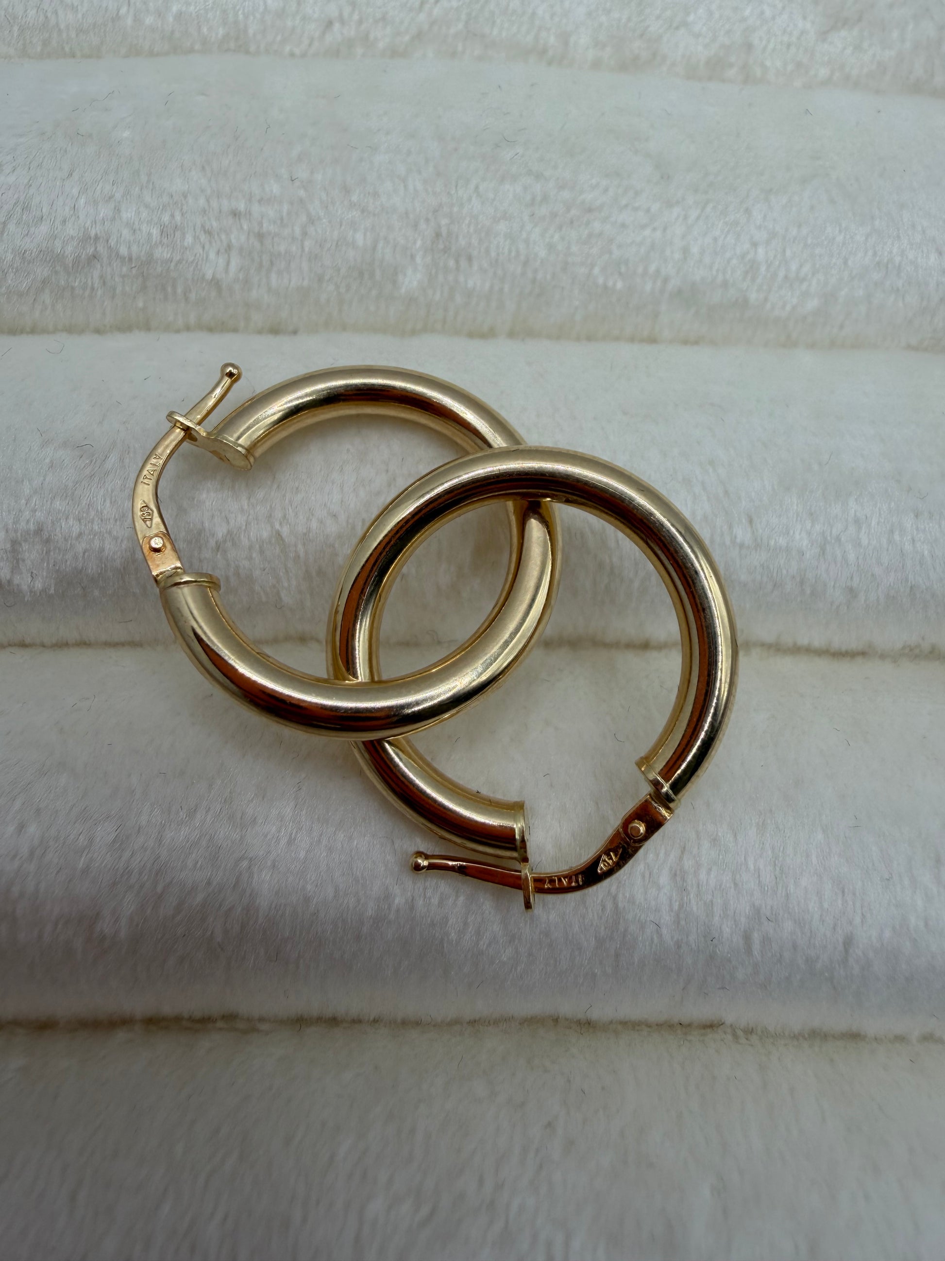Aros Cylindrical Hoops 18k