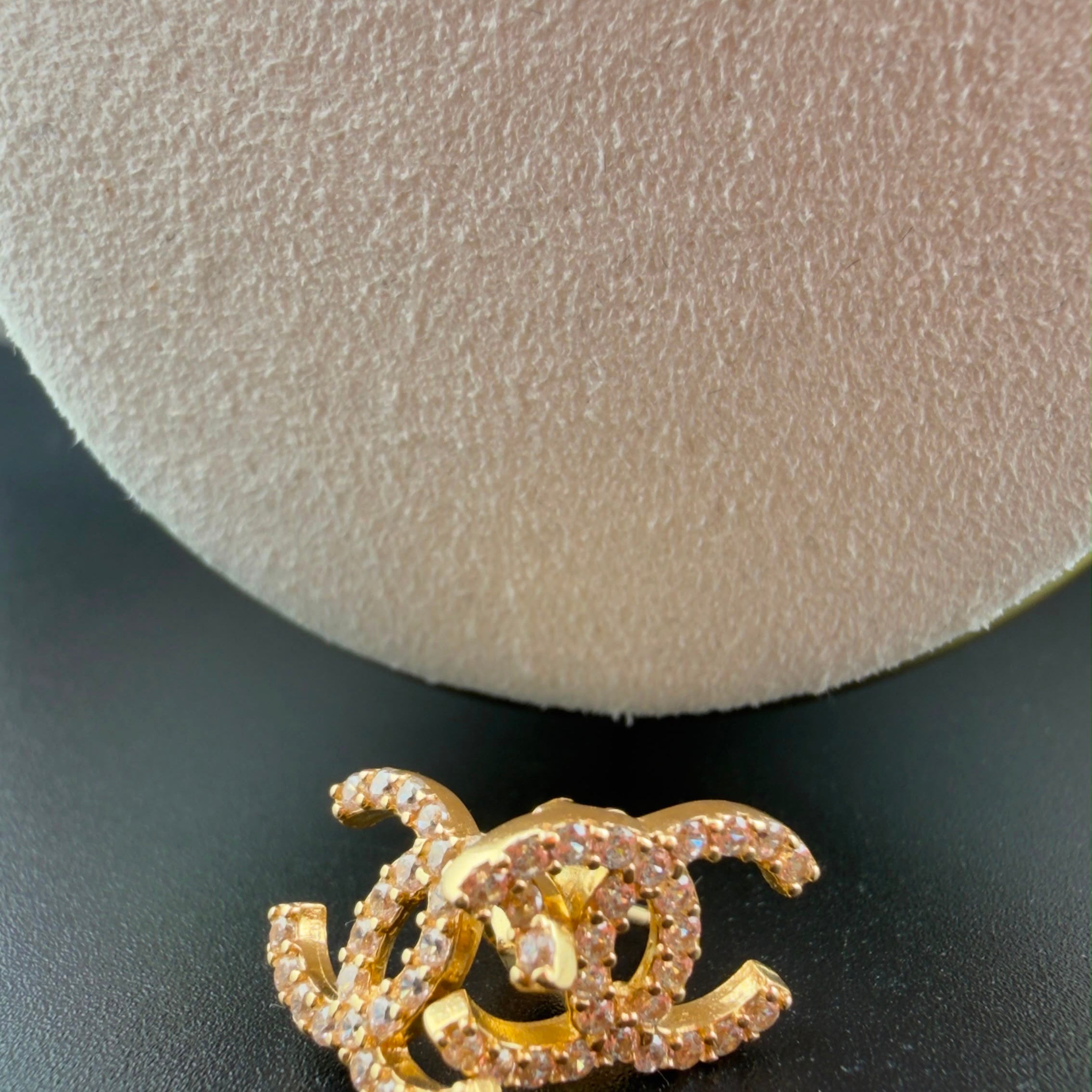 Double-C Earring 18k.