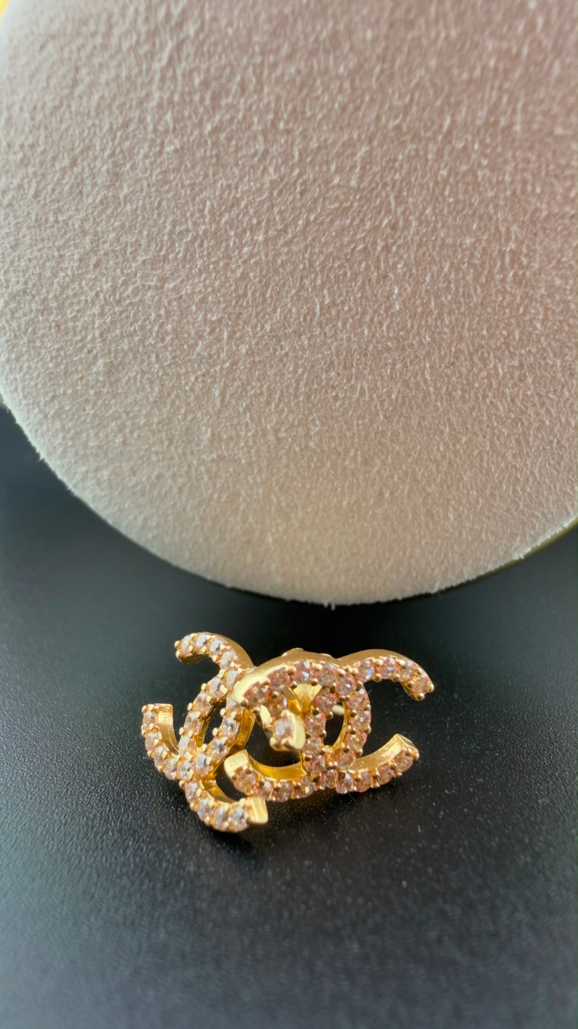 Double-C Earring 18k.