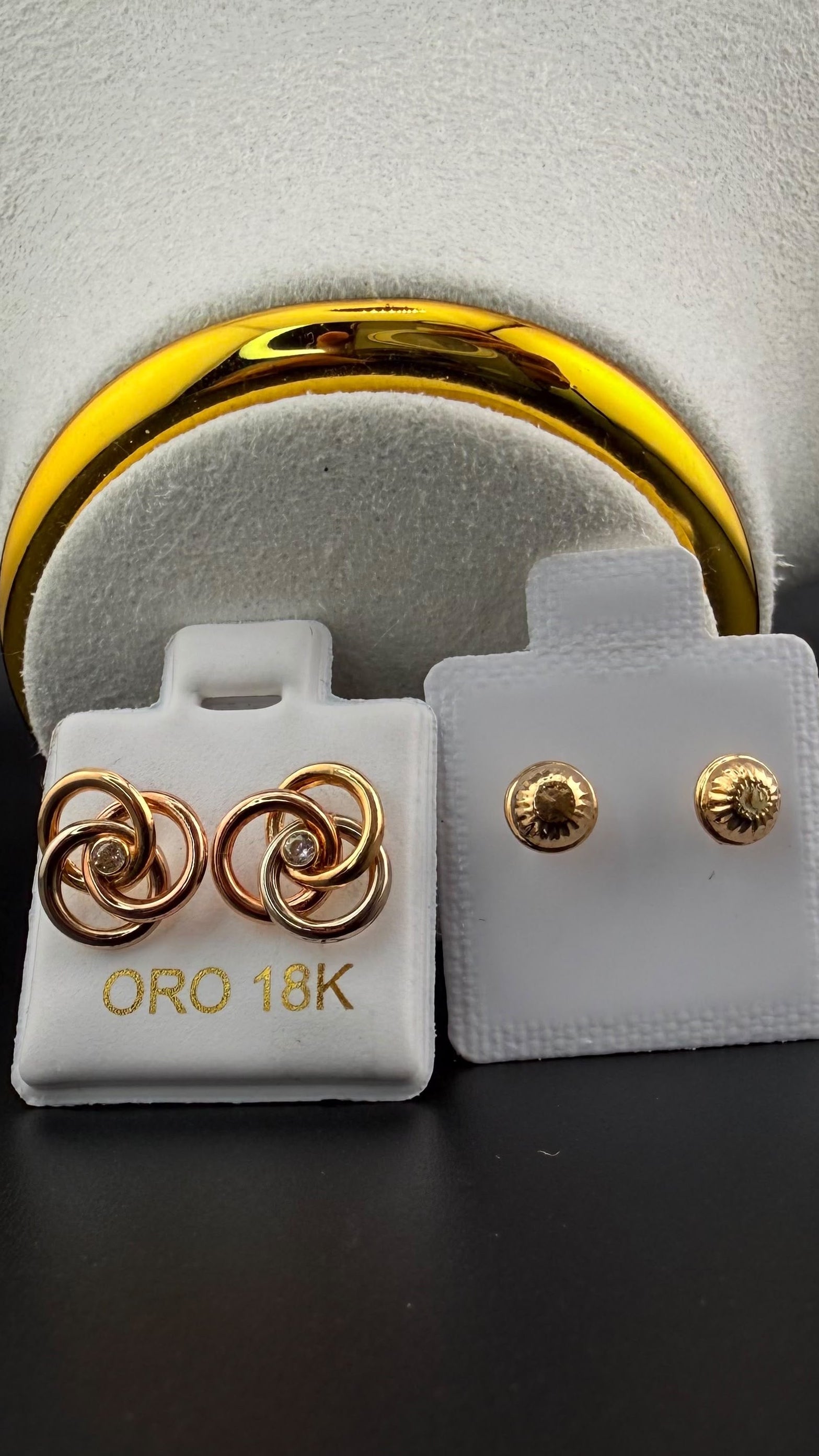 Eternal Knot Earrings 18k.