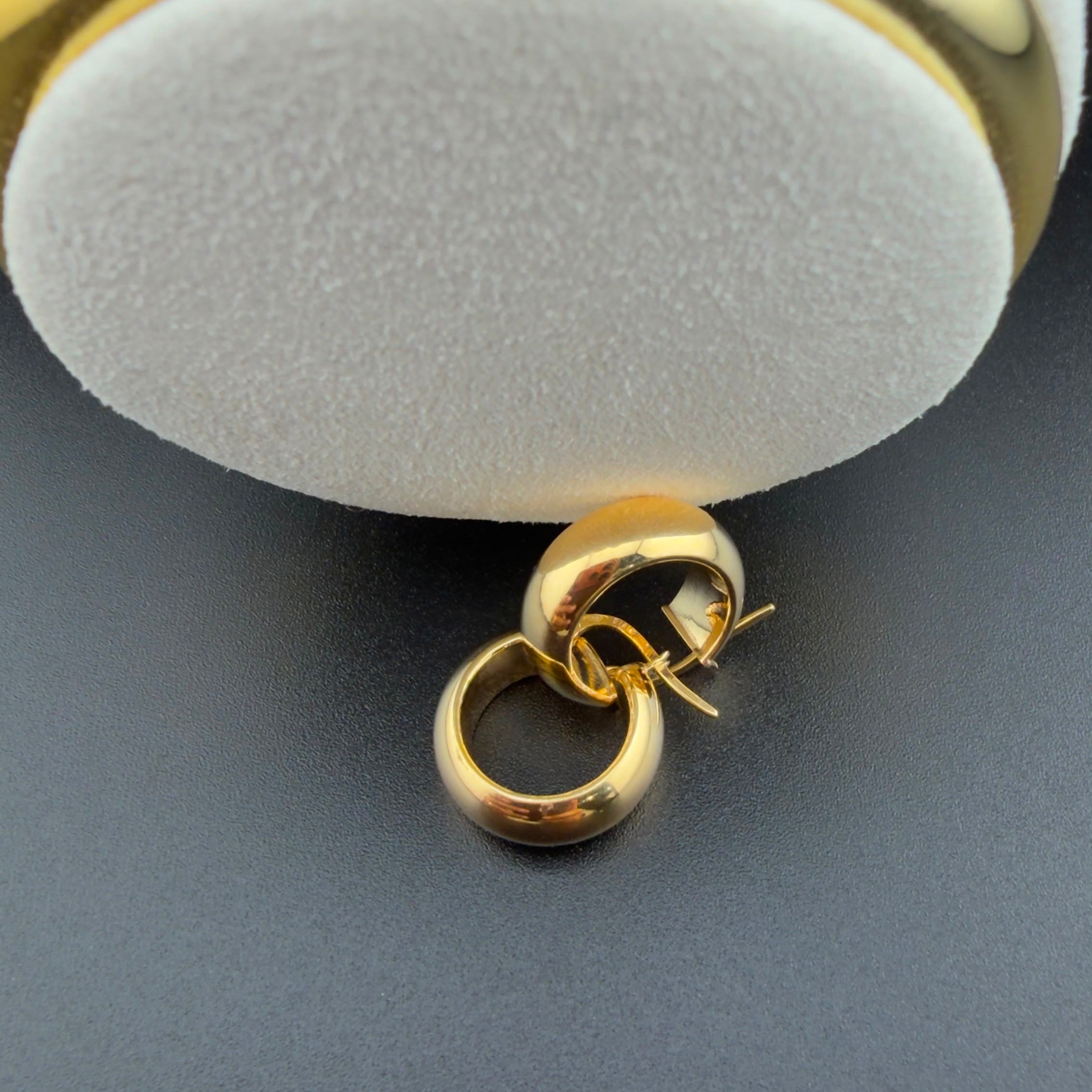 Classic Hoop 18k.