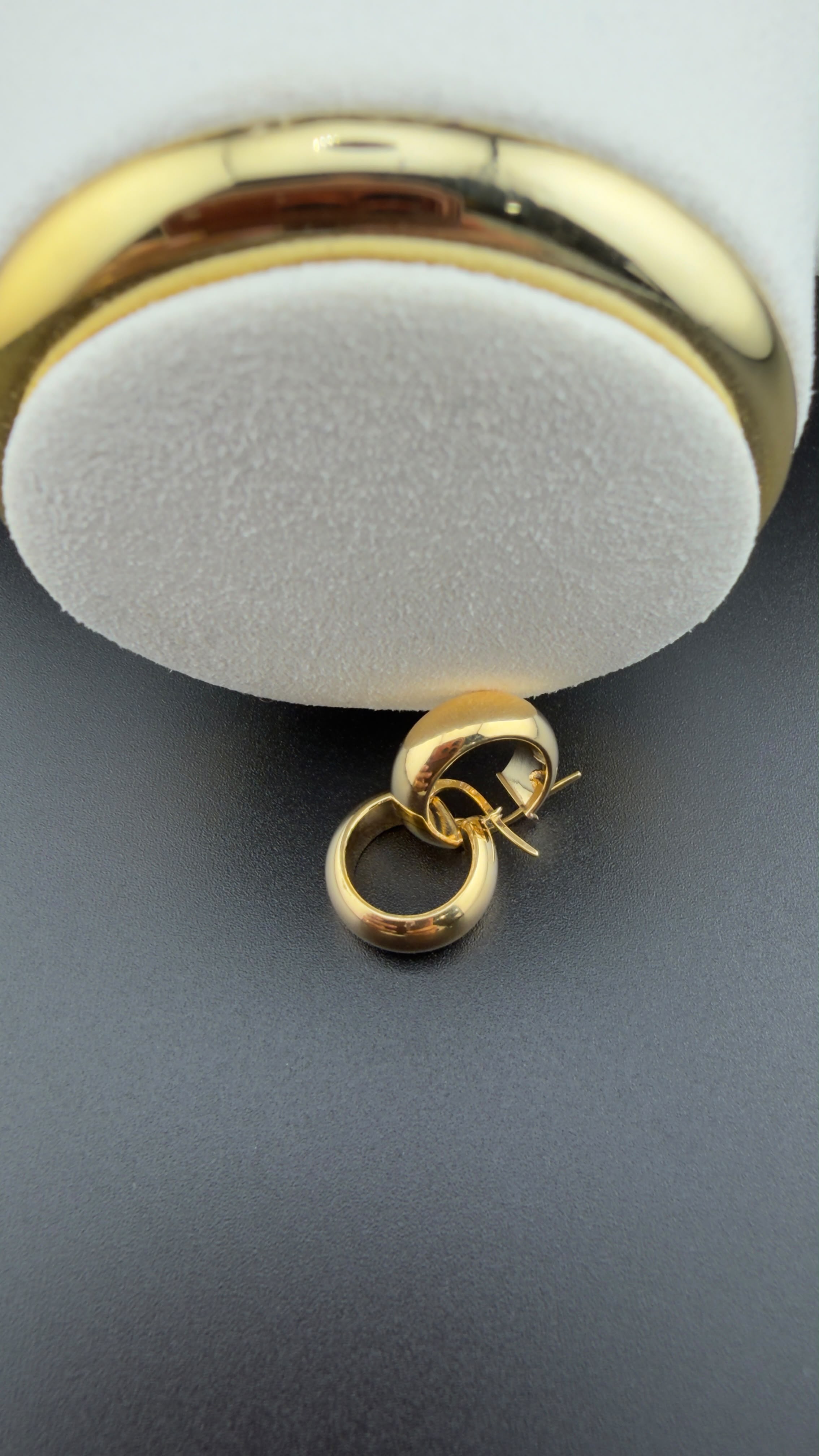 Classic Hoop 18k.