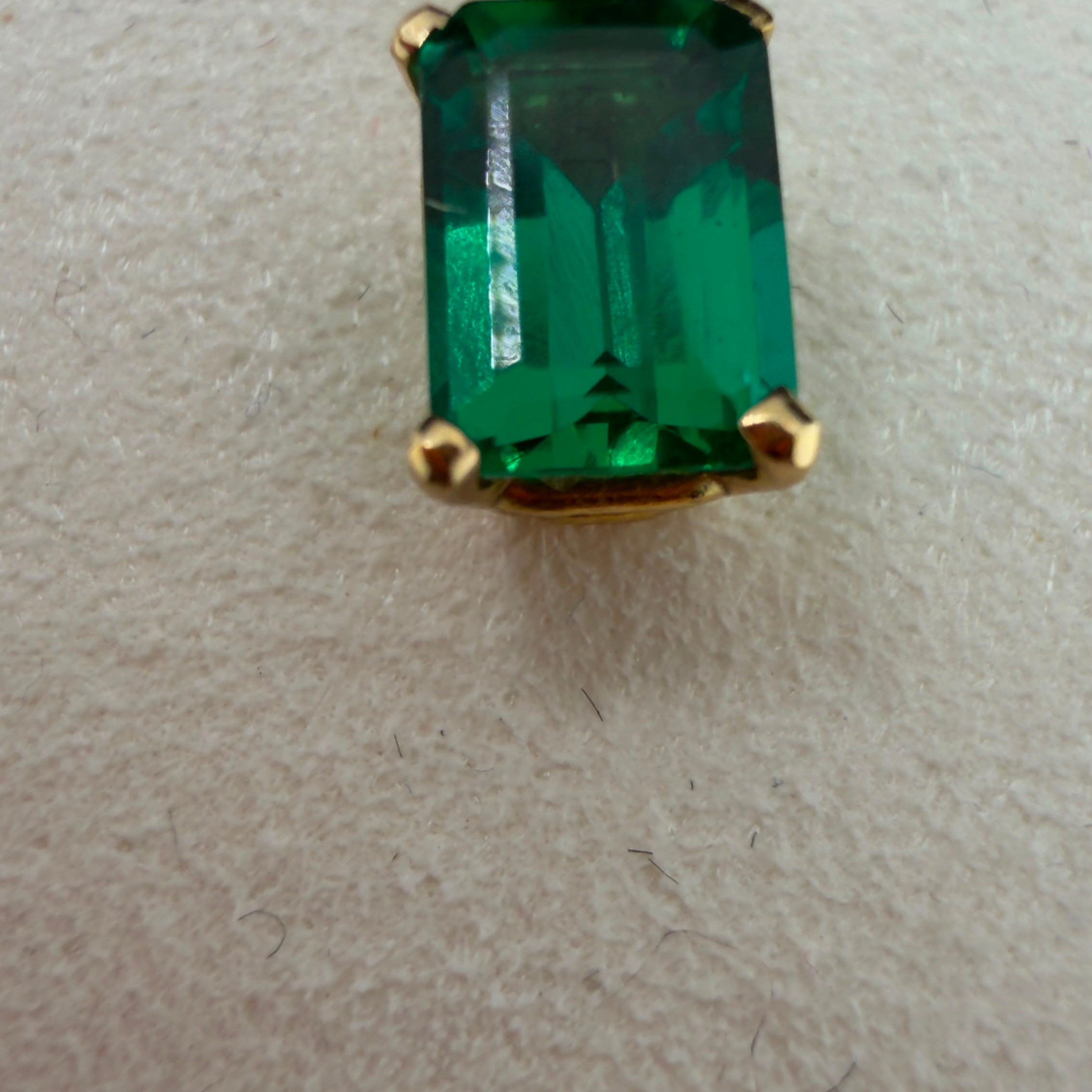Lab Emerald Pendant 18k.