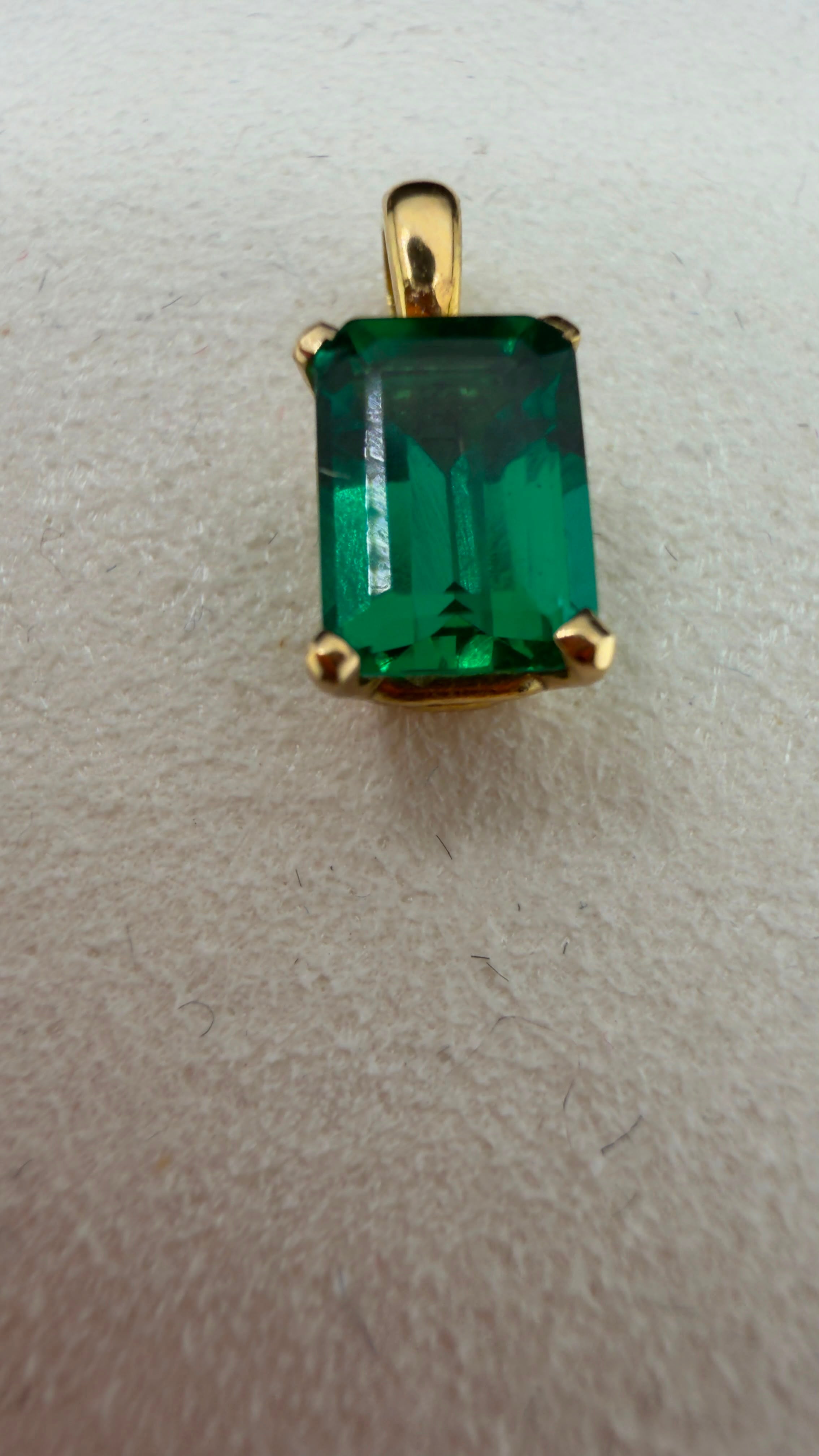 Lab Emerald Pendant 18k.