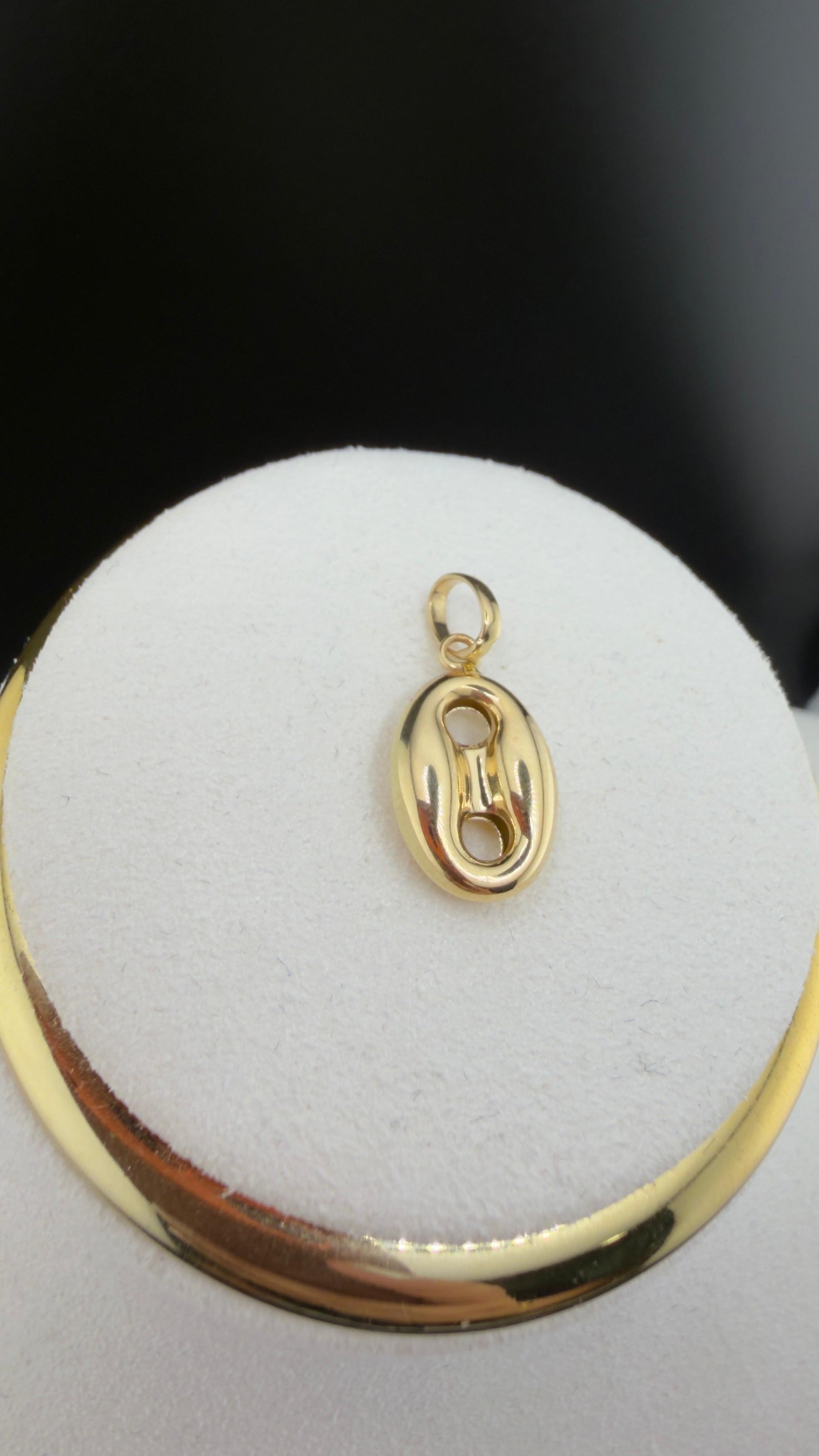Double-G Pendant 18k.
