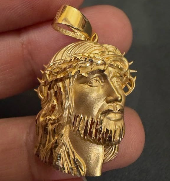 Sacred Face Pendant 18k.