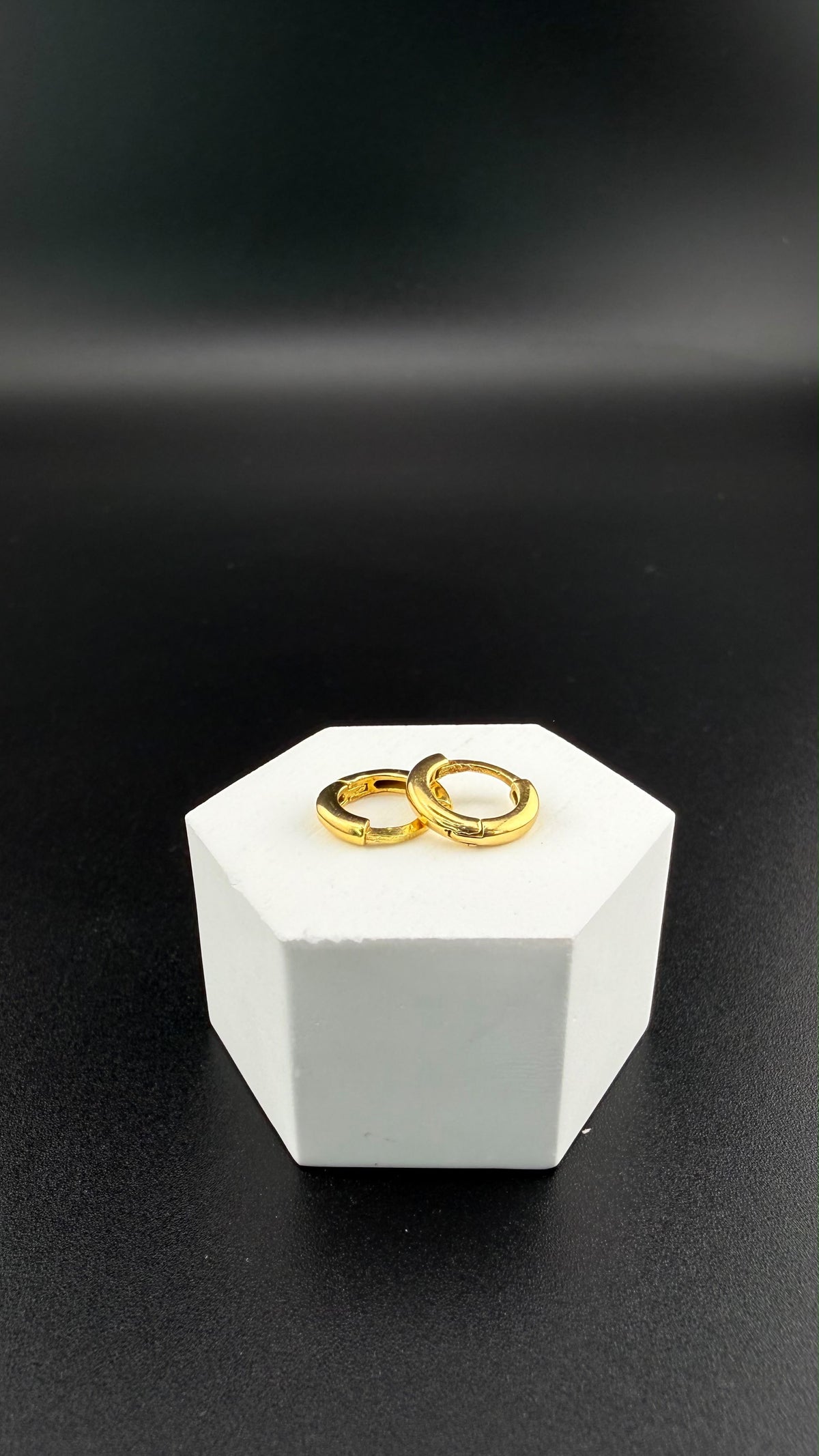 Classic Solids Hoop 18k.
