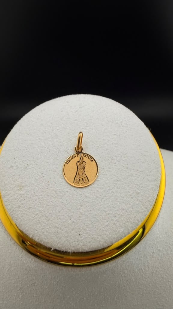 Virgin Fatima Pendant 18k.